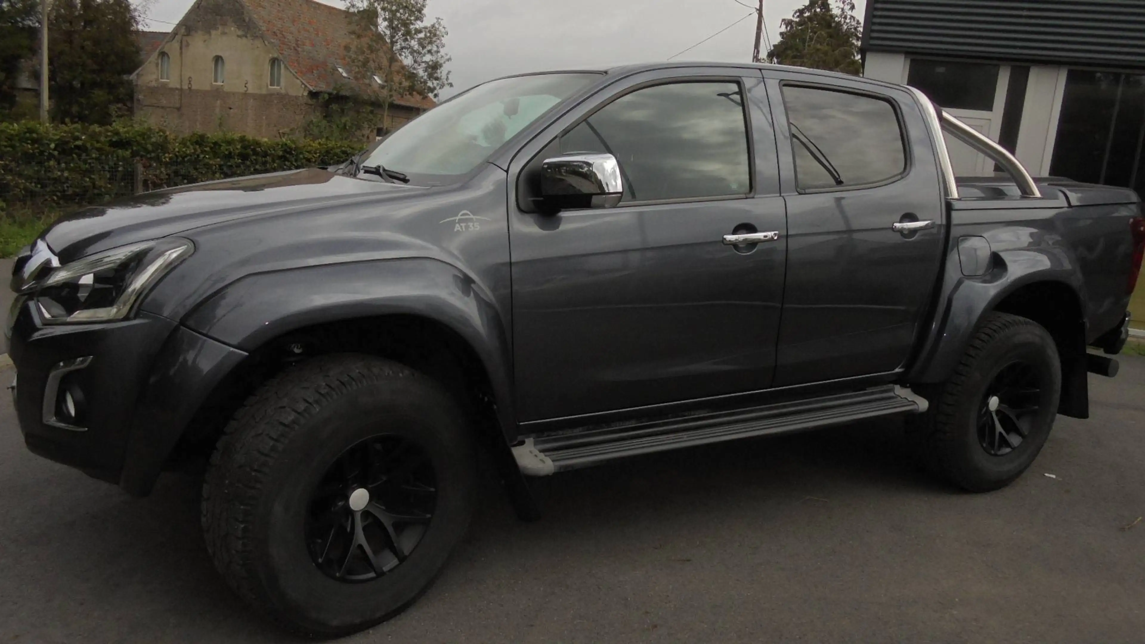 Isuzu D-Max 1.9 Turbo D 4WD AT35 — photo 5