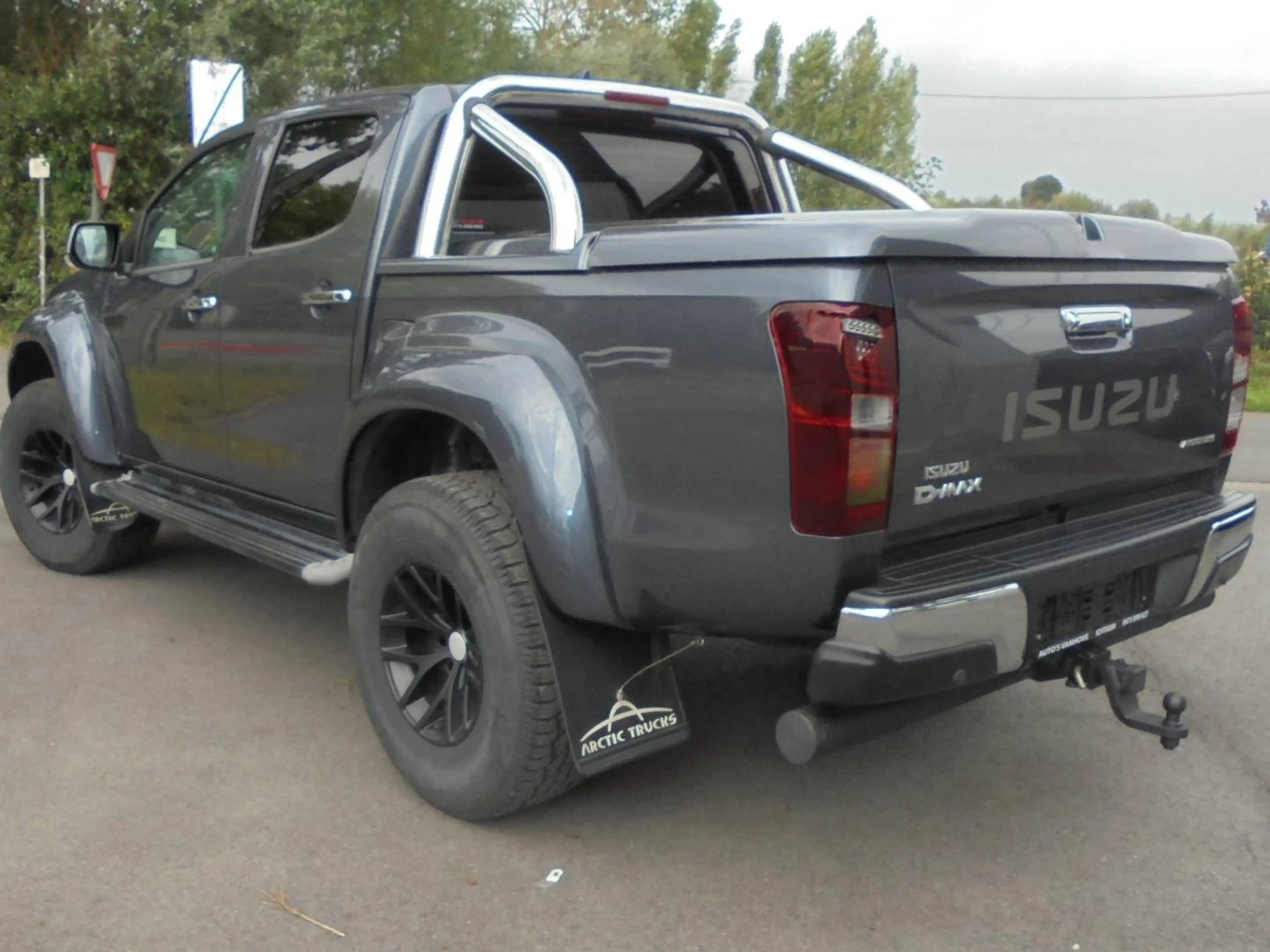 Isuzu D-Max 1.9 Turbo D 4WD AT35 — photo 4