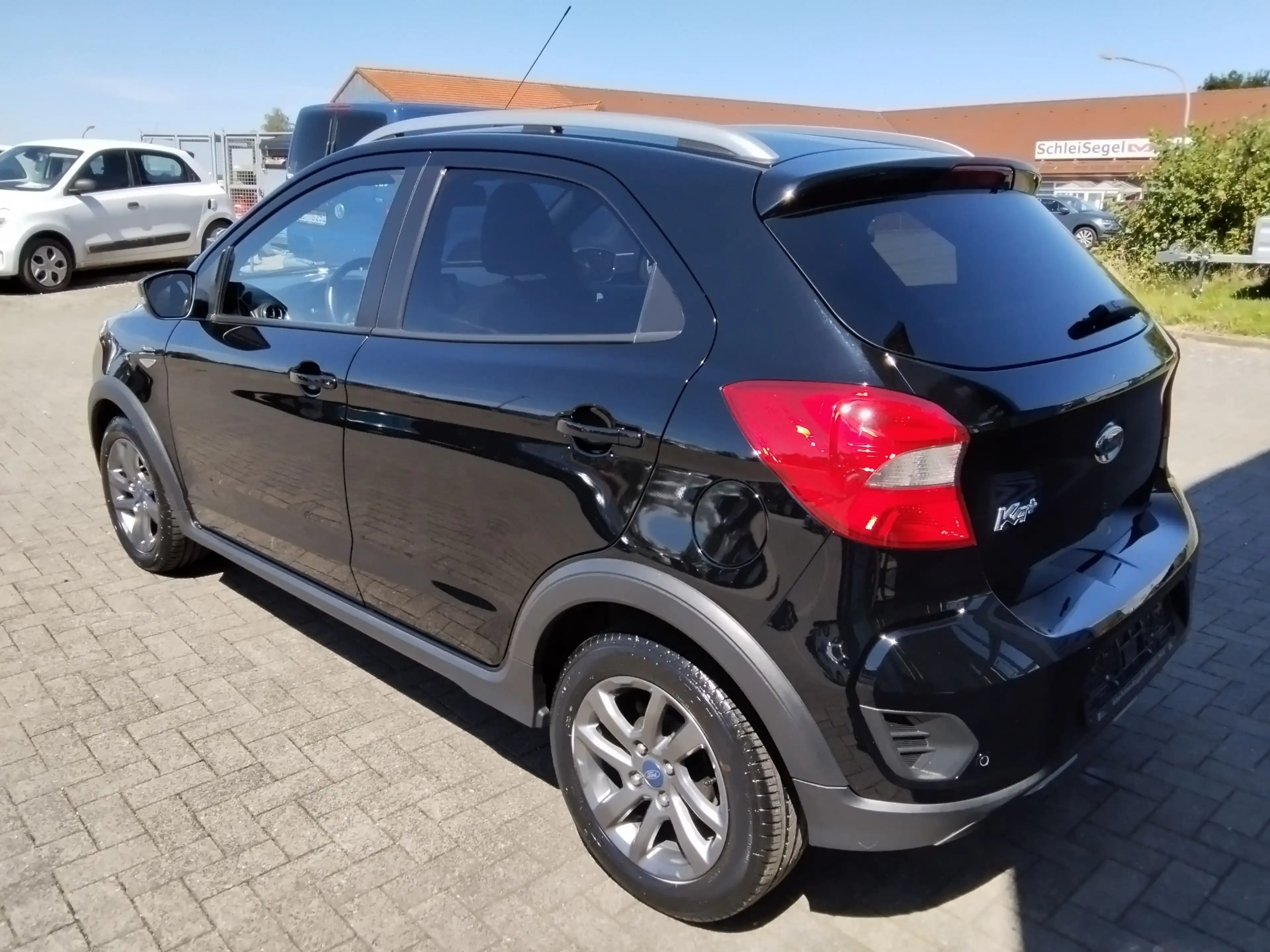 Ford Ka/Ka+ 1..2Ti-VCT Active-Cross/SHZG/BT/Tempomat/PDC — photo 6