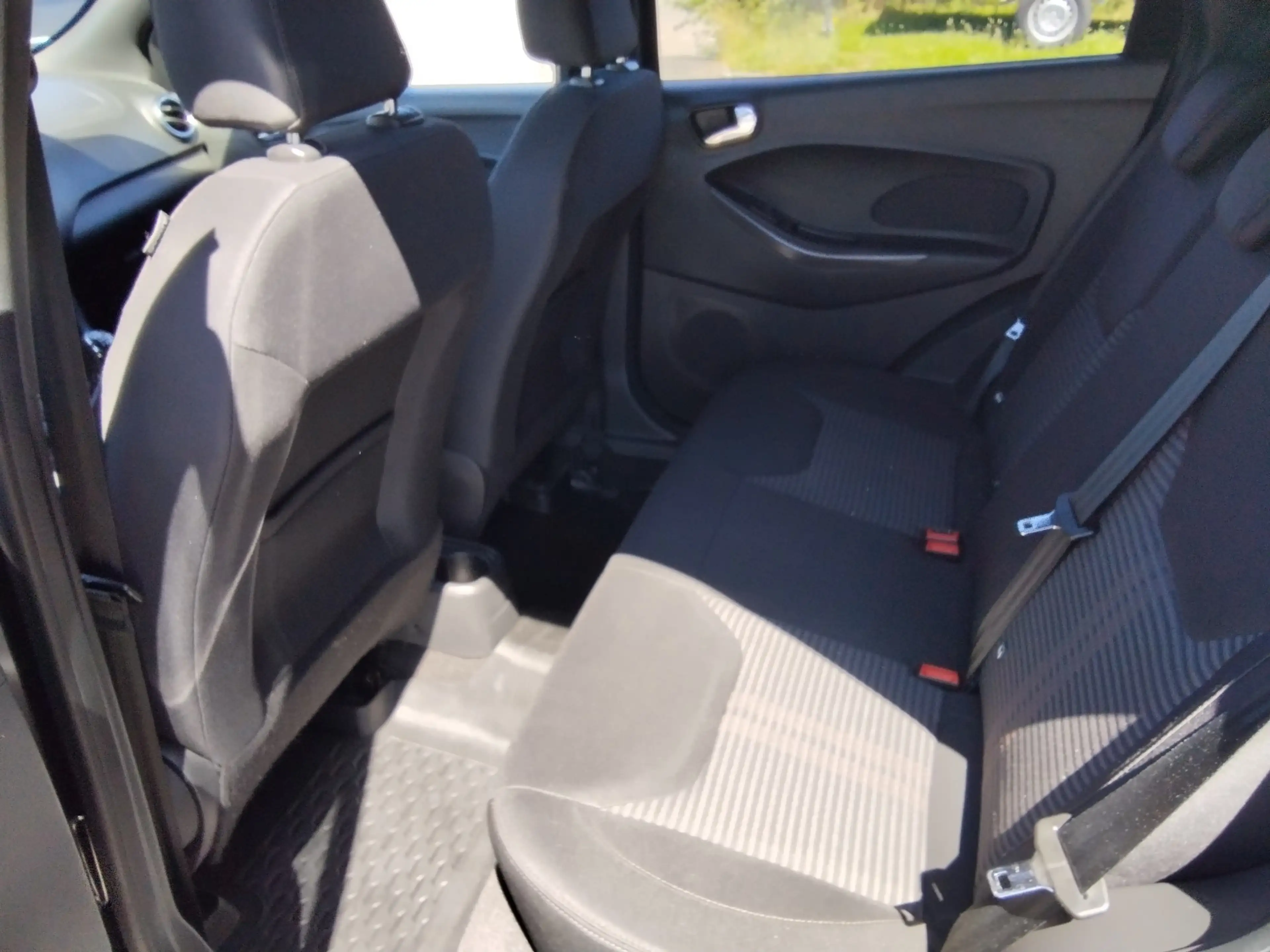 Ford Ka/Ka+ 1..2Ti-VCT Active-Cross/SHZG/BT/Tempomat/PDC — photo 13