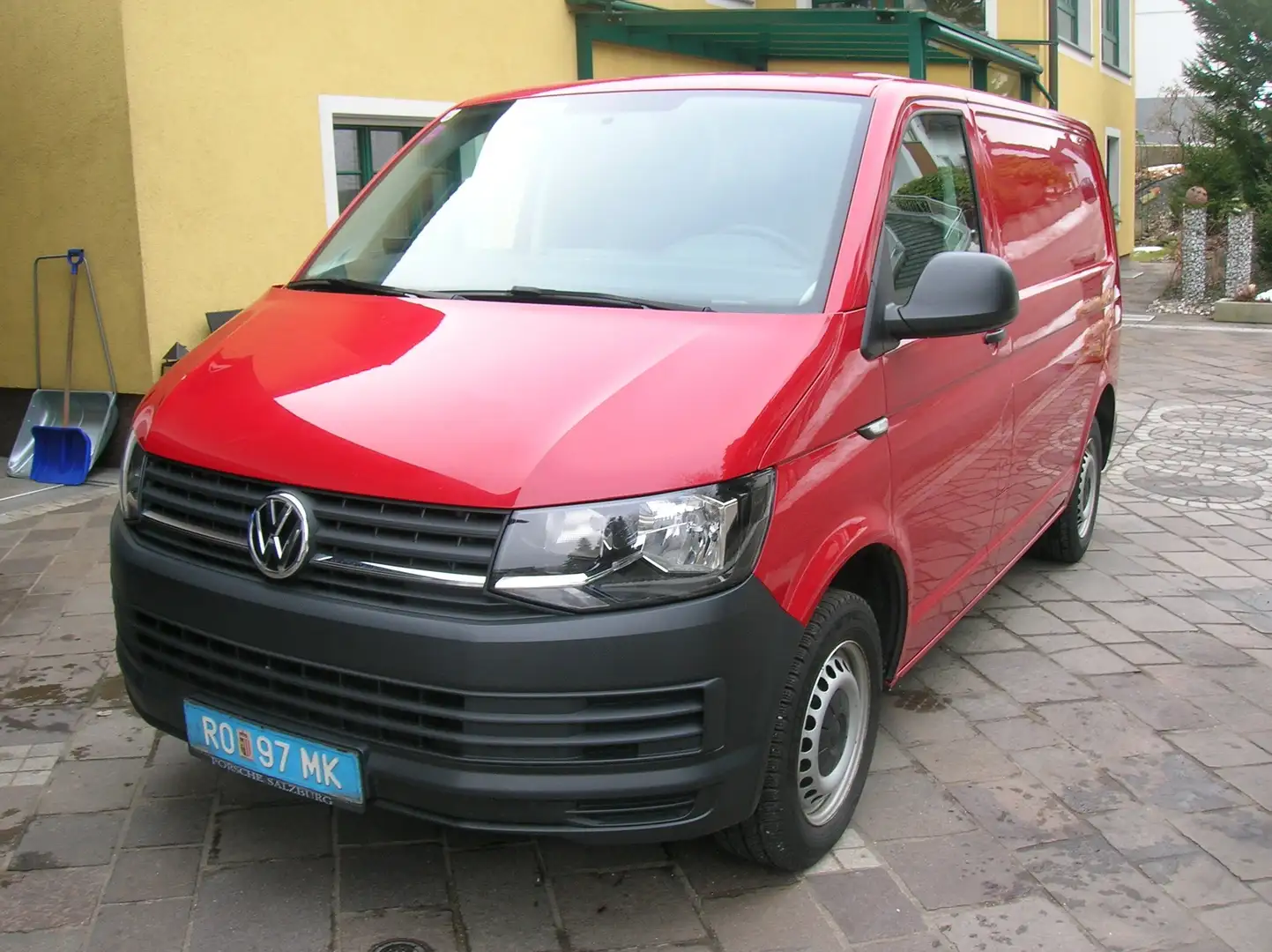 Volkswagen T6 Transporter Kasten  Parksensoren, Klima, Armlehnen, Tempomat Rot - 1