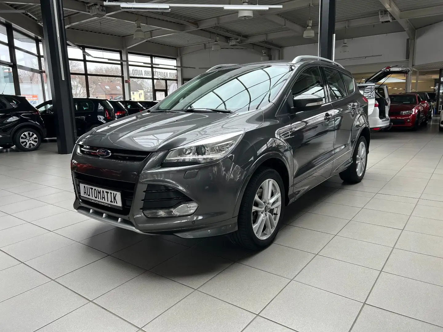 Ford Kuga Individual Autom. Navi PDC SHZ Klima Grau - 1