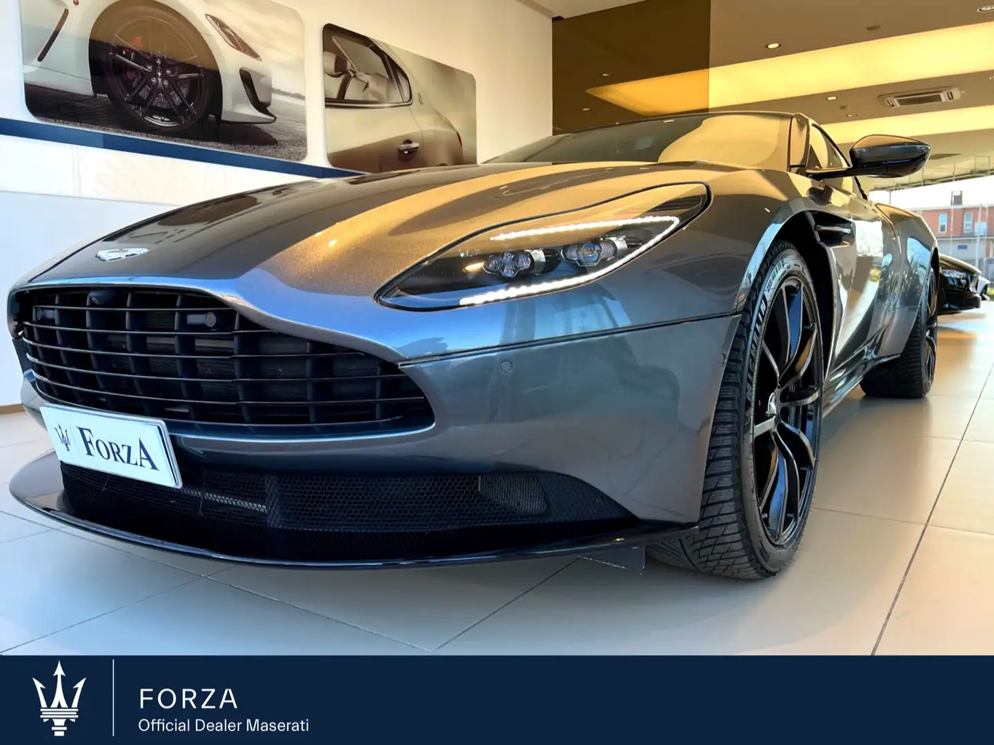 Aston Martin DB11 V12 AMR Coupè Сірий - 1