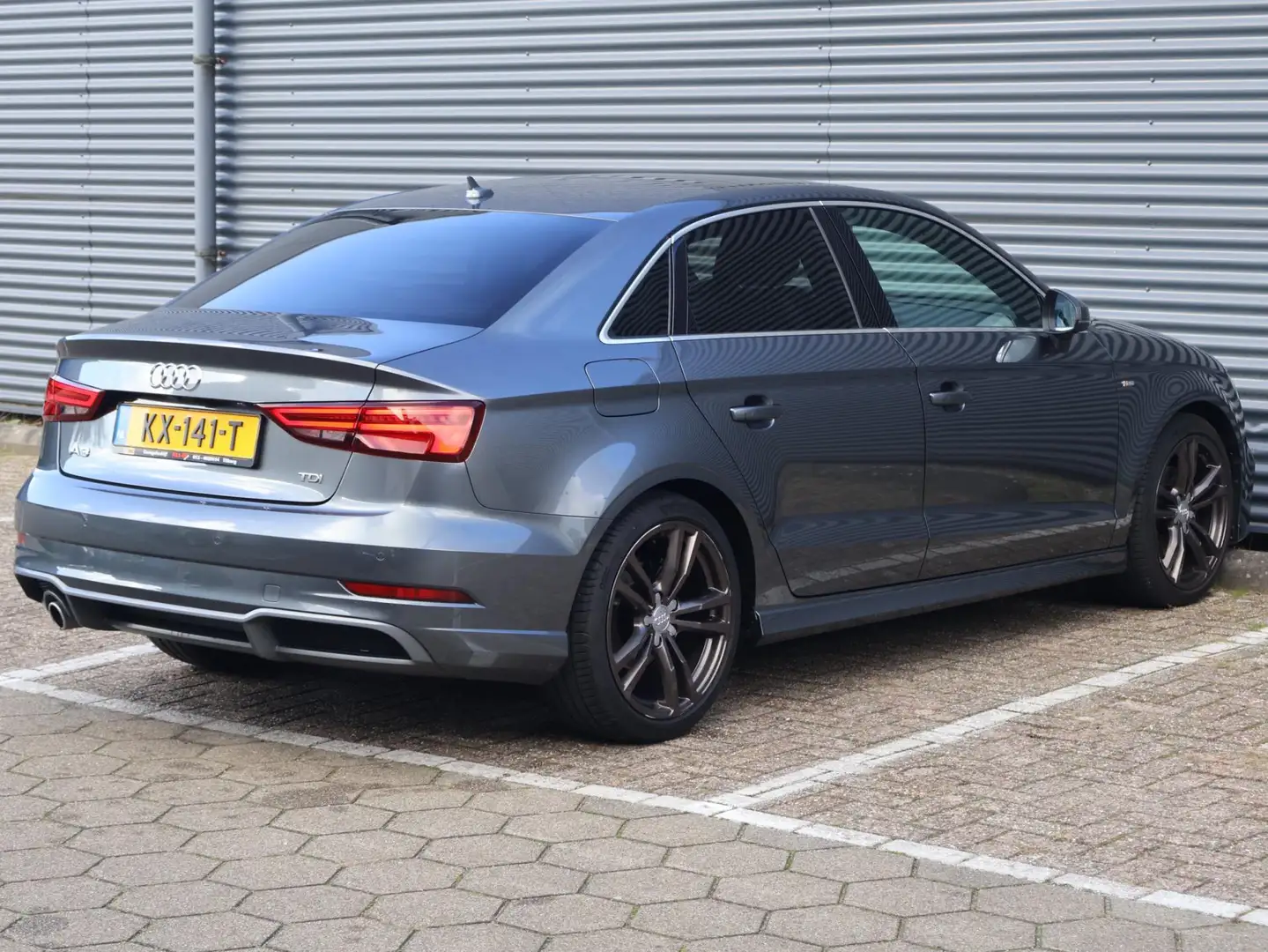 Audi A3 Limousine 1.6 TDI Sport Pro Line S|Pano|Virtual|Ke Gris - 2