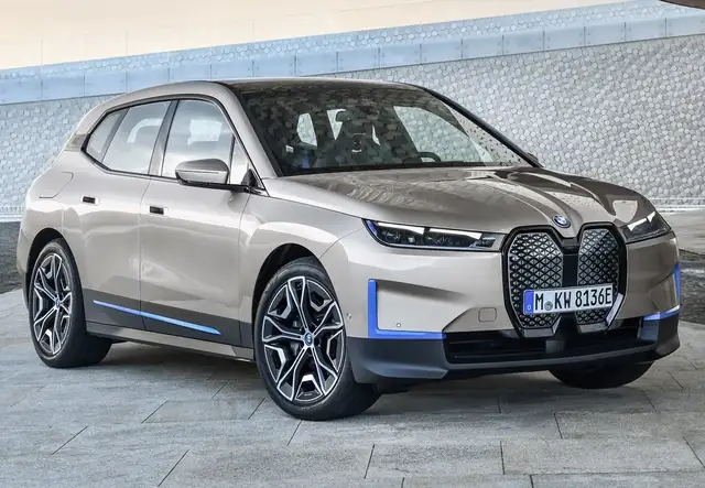 BMW iX M70 xDrive