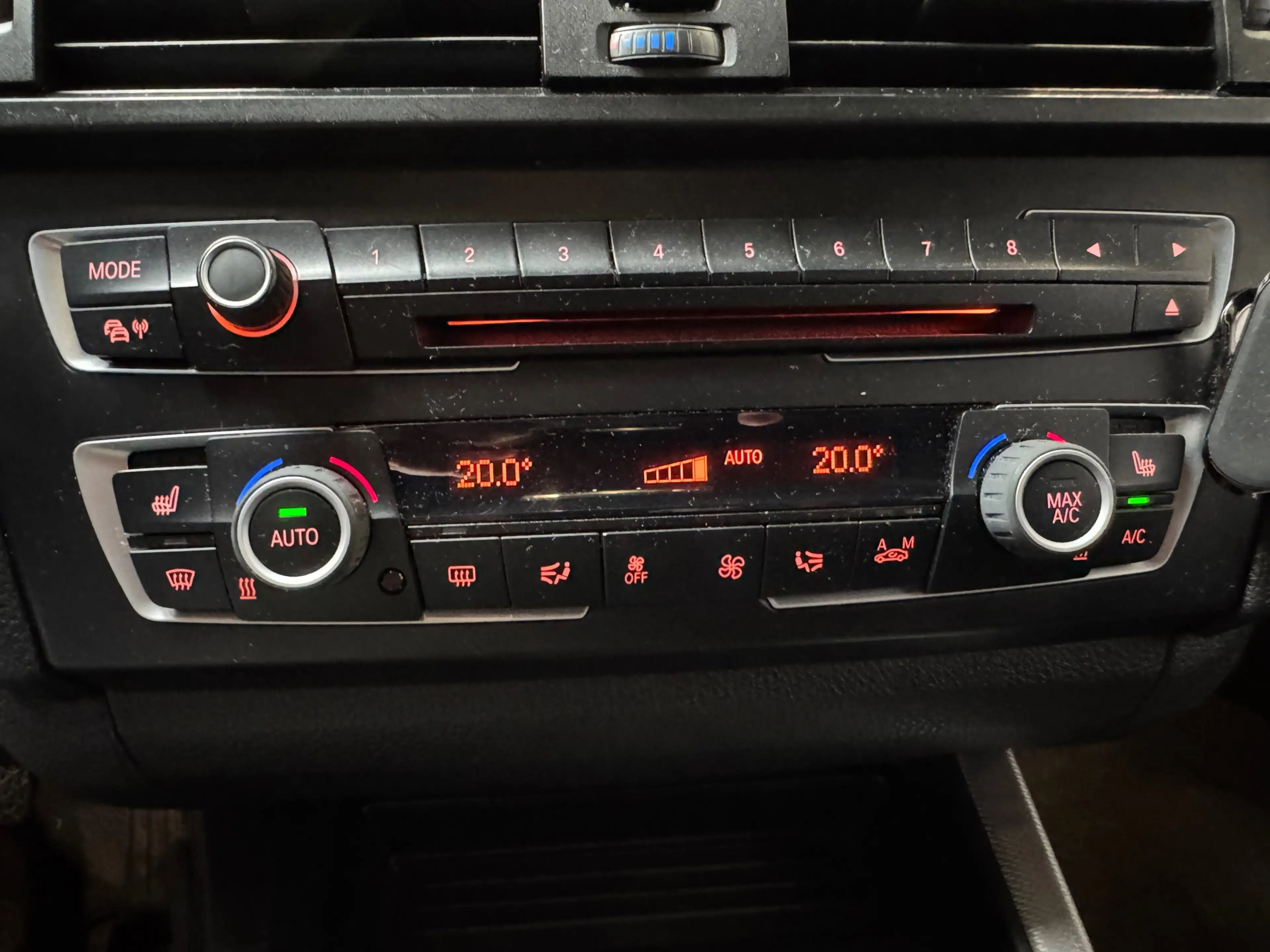 BMW 116 1-serie 116i High Executive / NAVI /CLIMA / CRUISE — photo 22