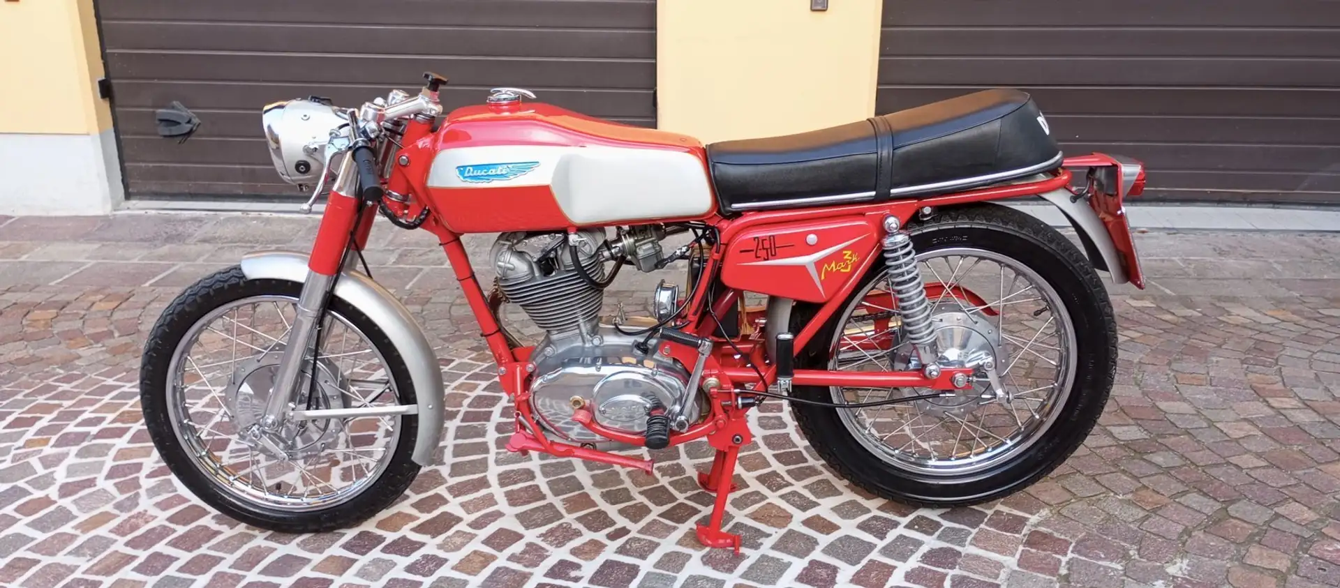 Ducati 250 Mark 3 Rood - 2