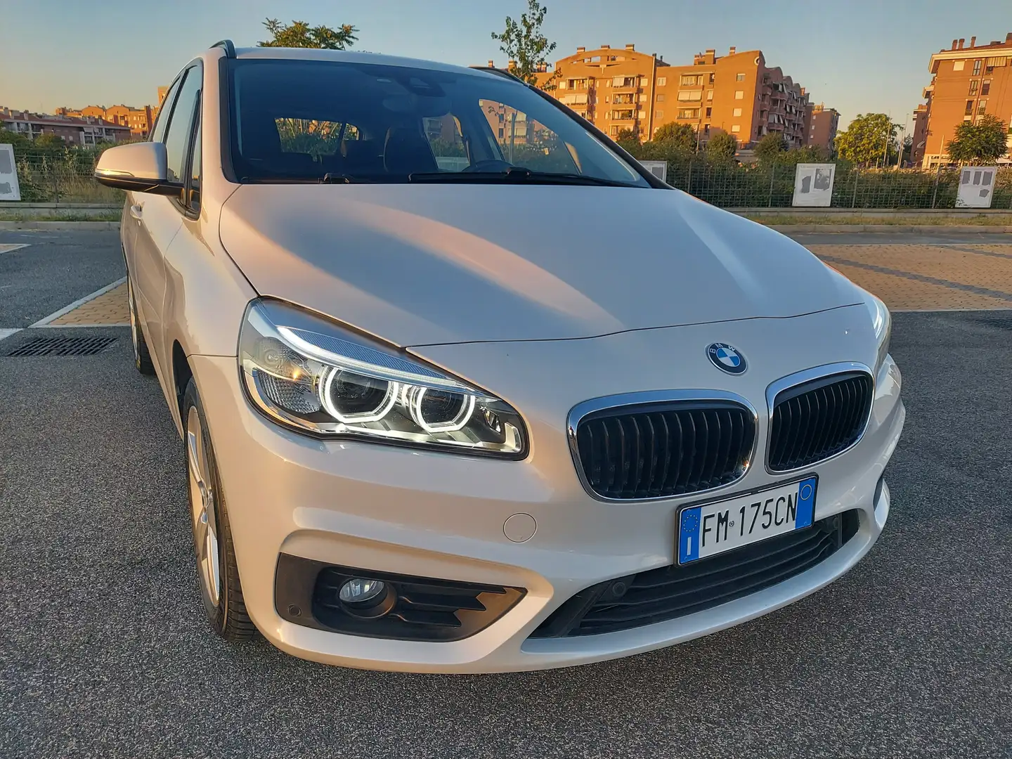 BMW 218 Active Tourer 218d auto PERFETTA Blanc - 1