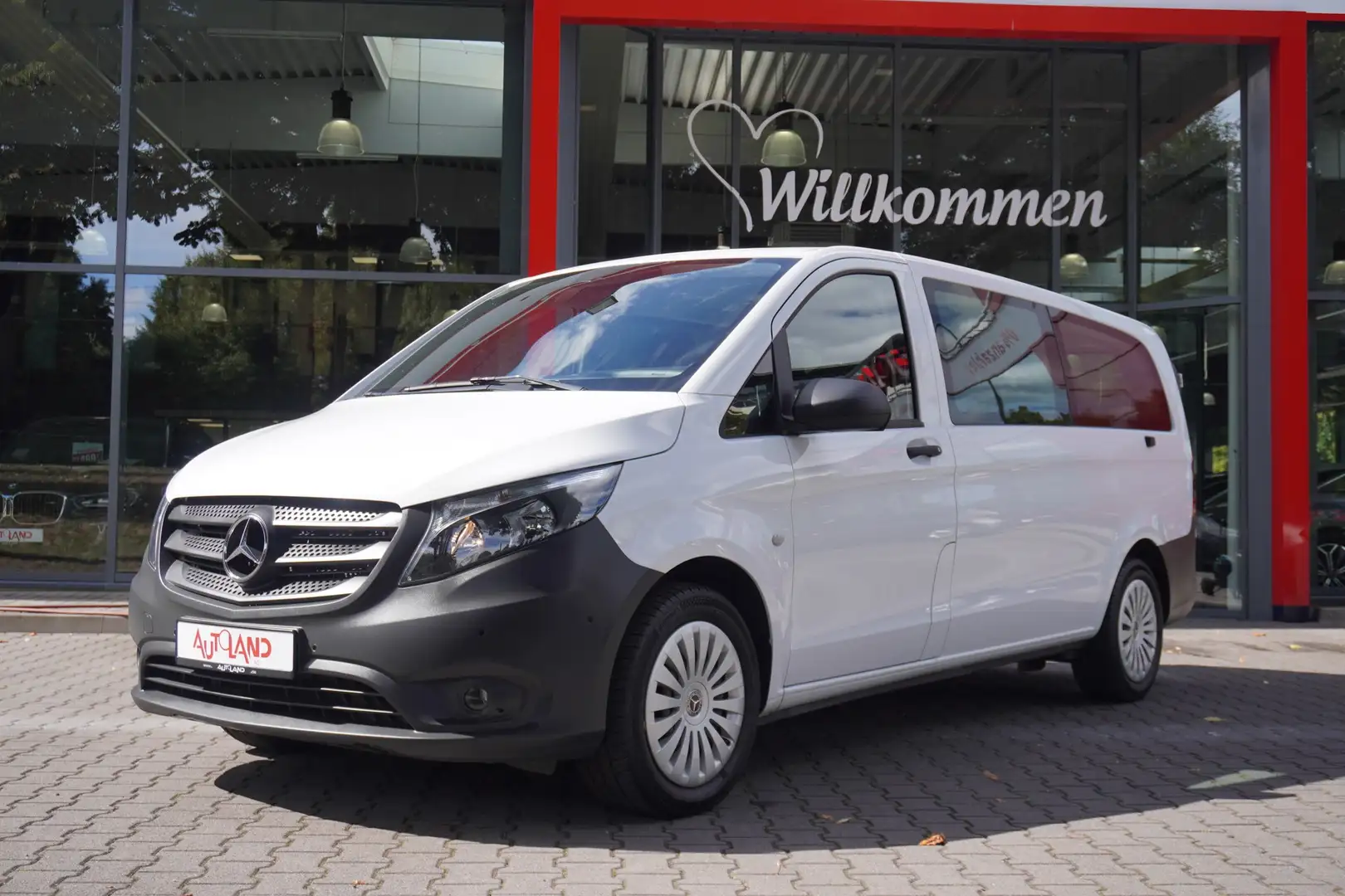 Mercedes-Benz Vito Tourer extralang 8-Sitzer Aut. Navi Kamera Si Blanc - 2