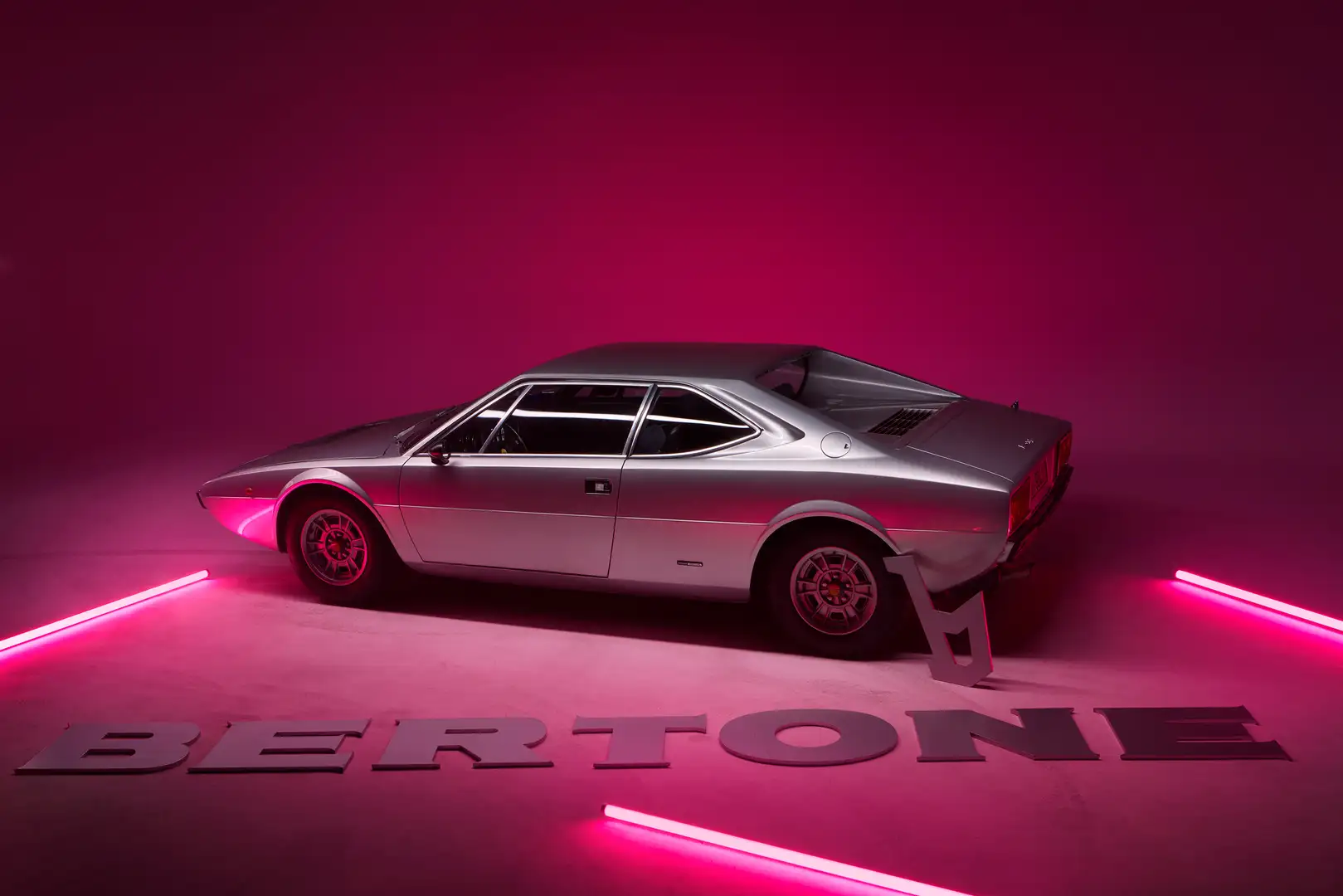 Ferrari Dino GT4 dino 208 GT/4 2.0 Silber - 1