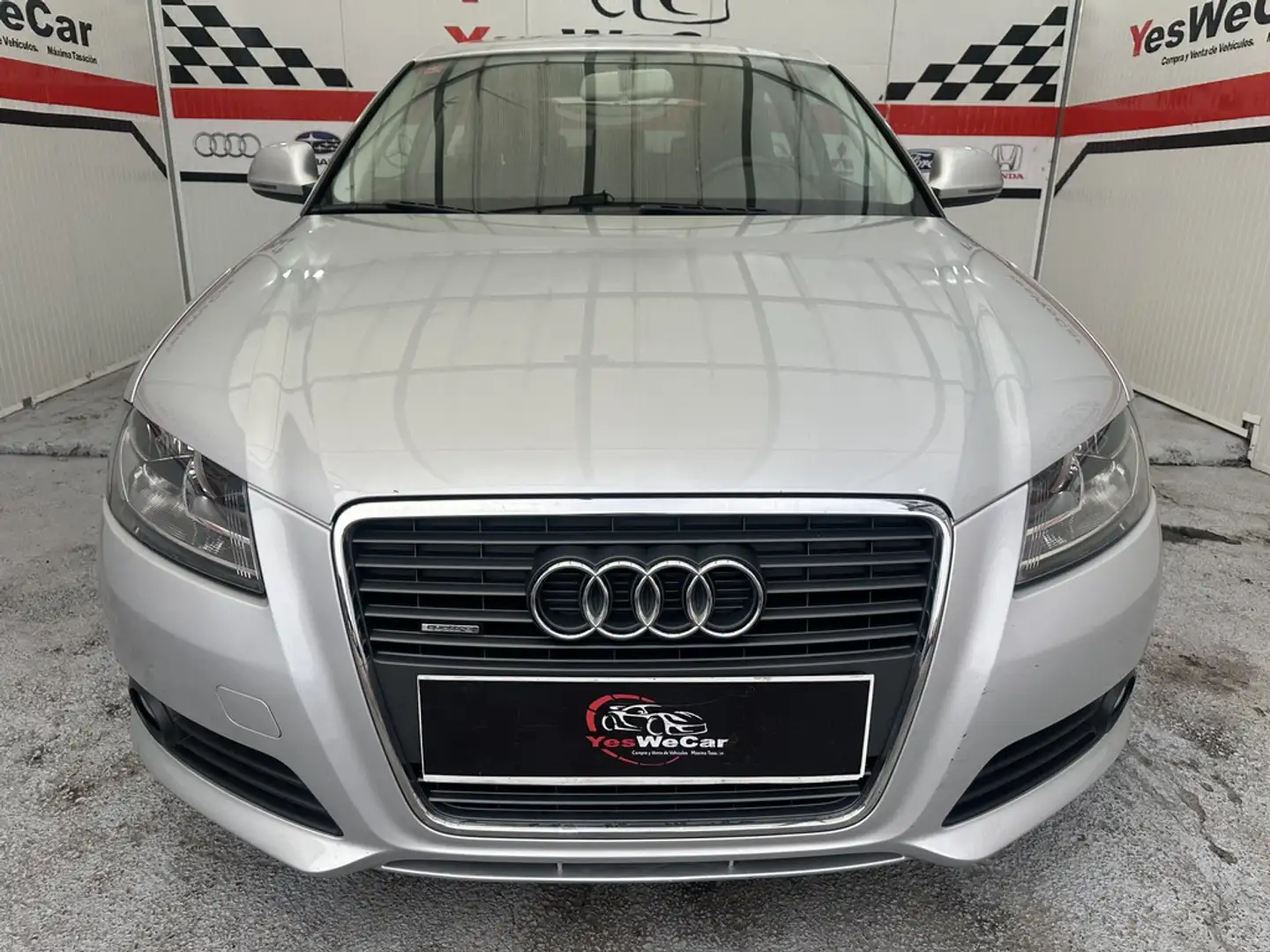 Audi A3 1.8 TFSI Ambiente quattro Grijs - 2