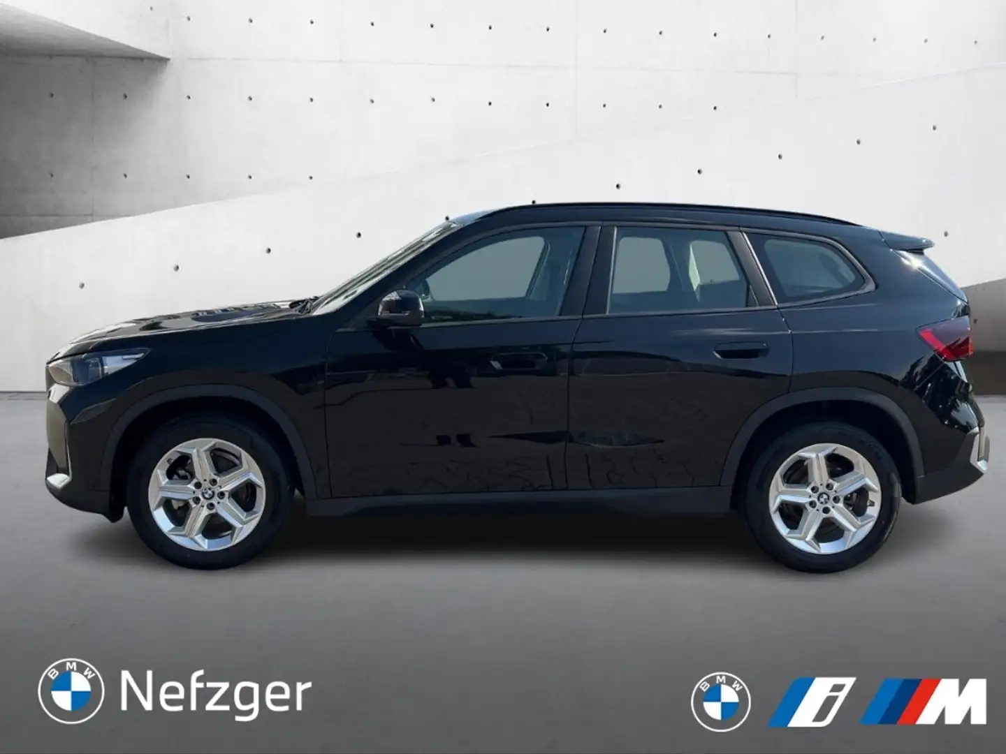 BMW X1 sDrive18i LED Parkassistent Komfortzugang DAB Schwarz - 2