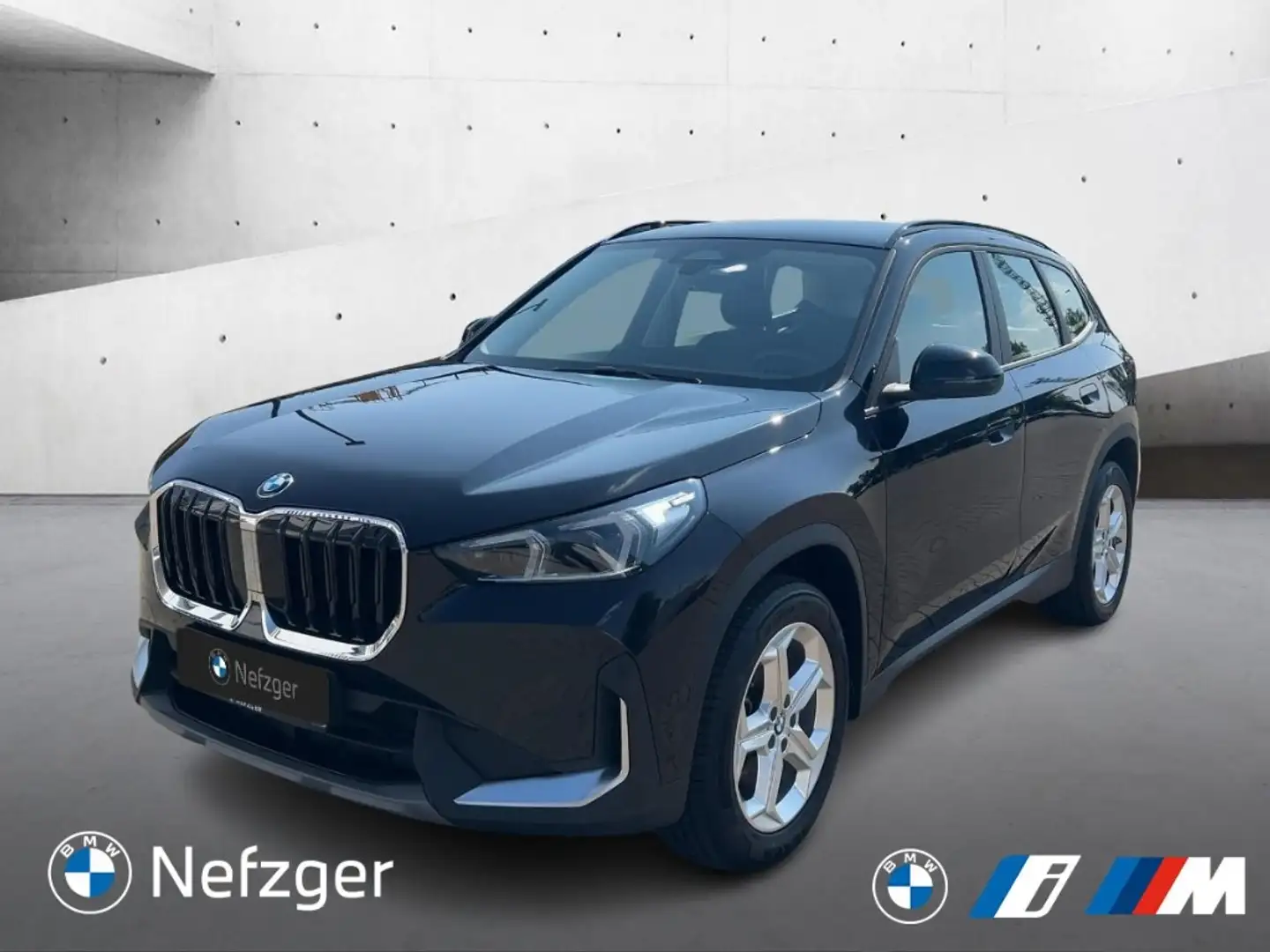 BMW X1 sDrive18i LED Parkassistent Komfortzugang DAB Schwarz - 1
