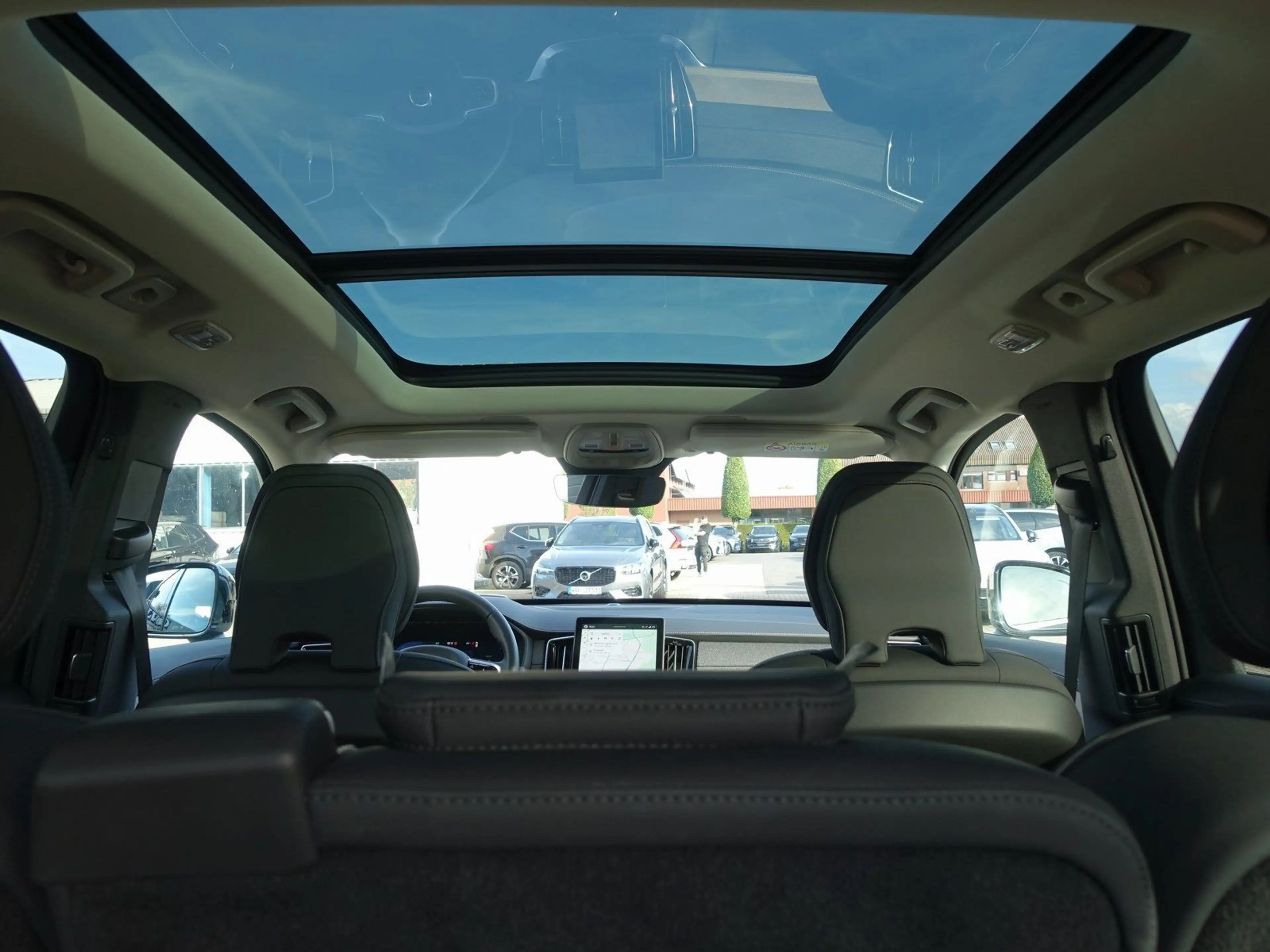 Volvo XC90 Plus T8 AWD Plug-in Hybrid/FourC/HUD/Pano — photo 27
