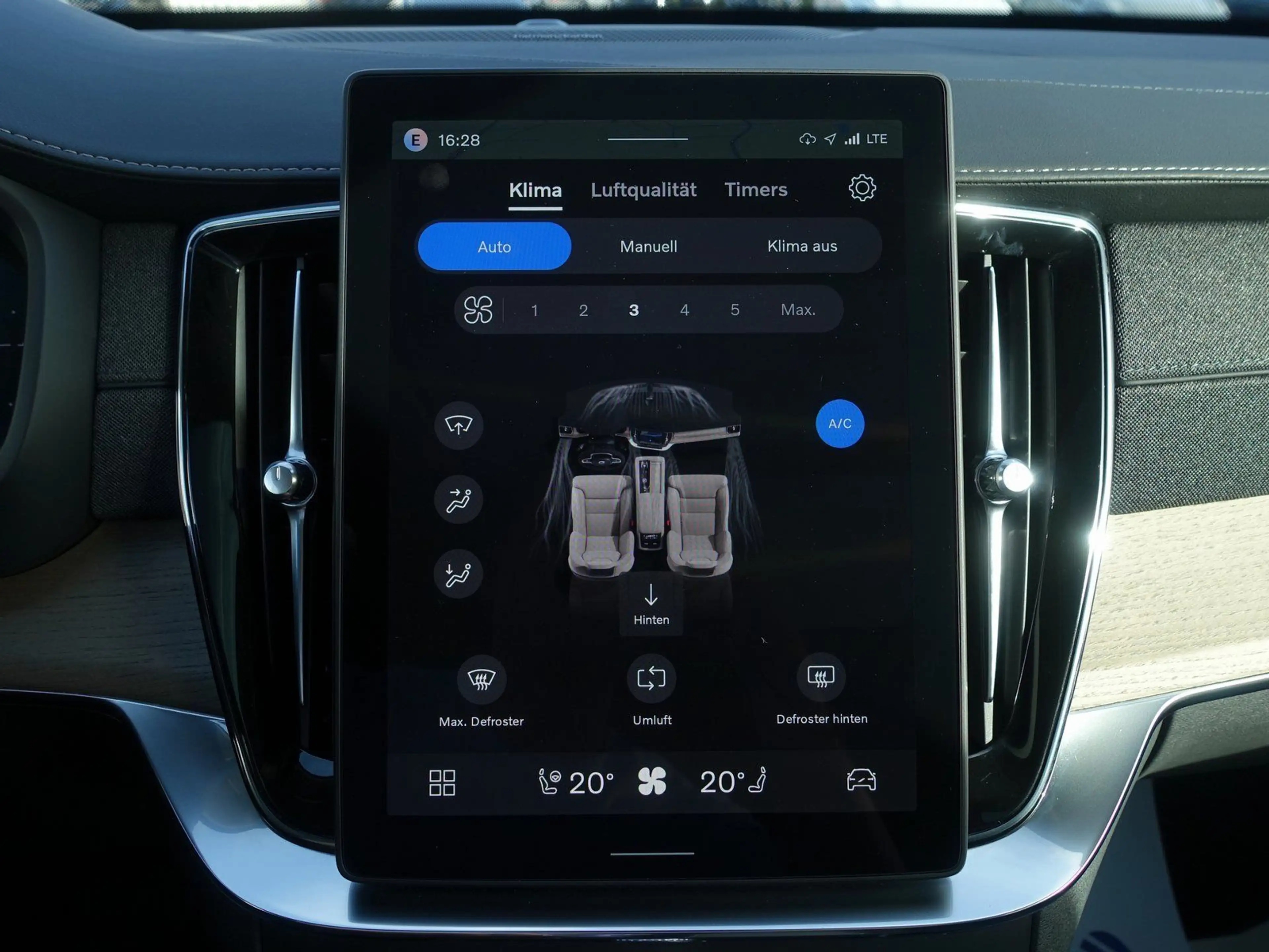 Volvo XC90 Plus T8 AWD Plug-in Hybrid/FourC/HUD/Pano — photo 18