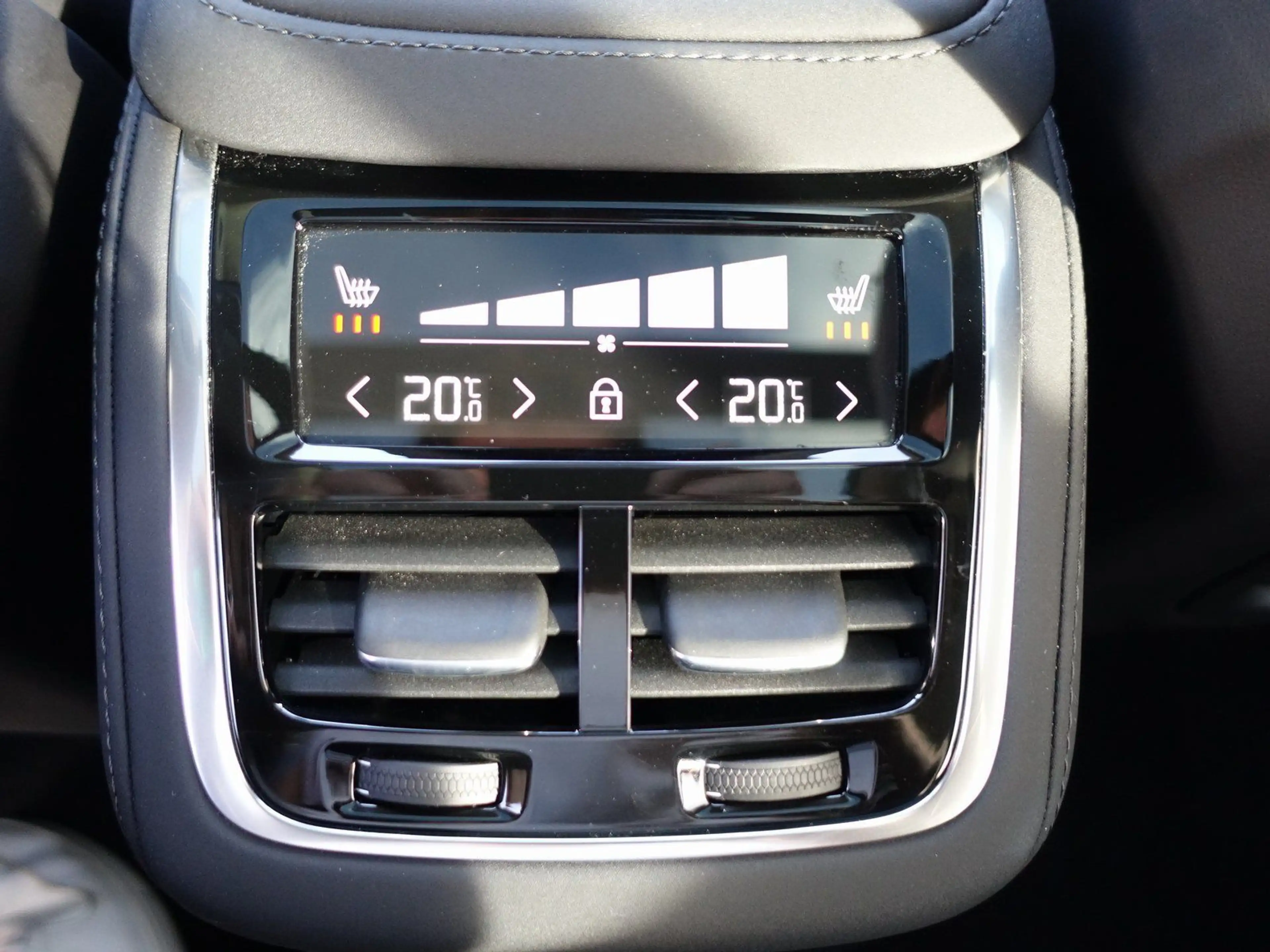 Volvo XC90 Plus T8 AWD Plug-in Hybrid/FourC/HUD/Pano — photo 14