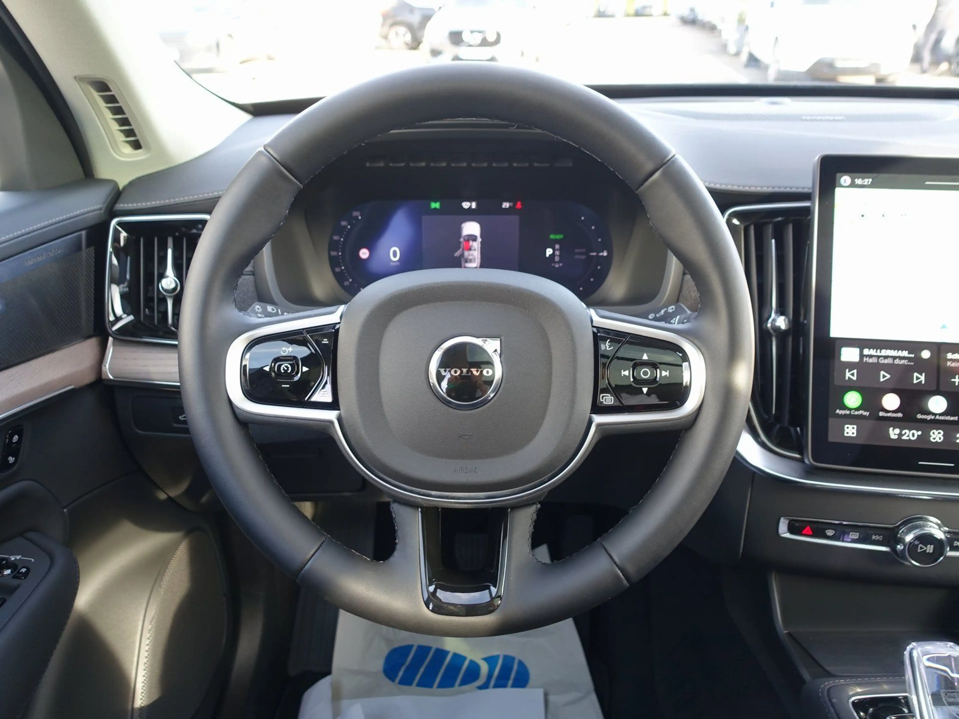 Volvo XC90 Plus T8 AWD Plug-in Hybrid/FourC/HUD/Pano — photo 13
