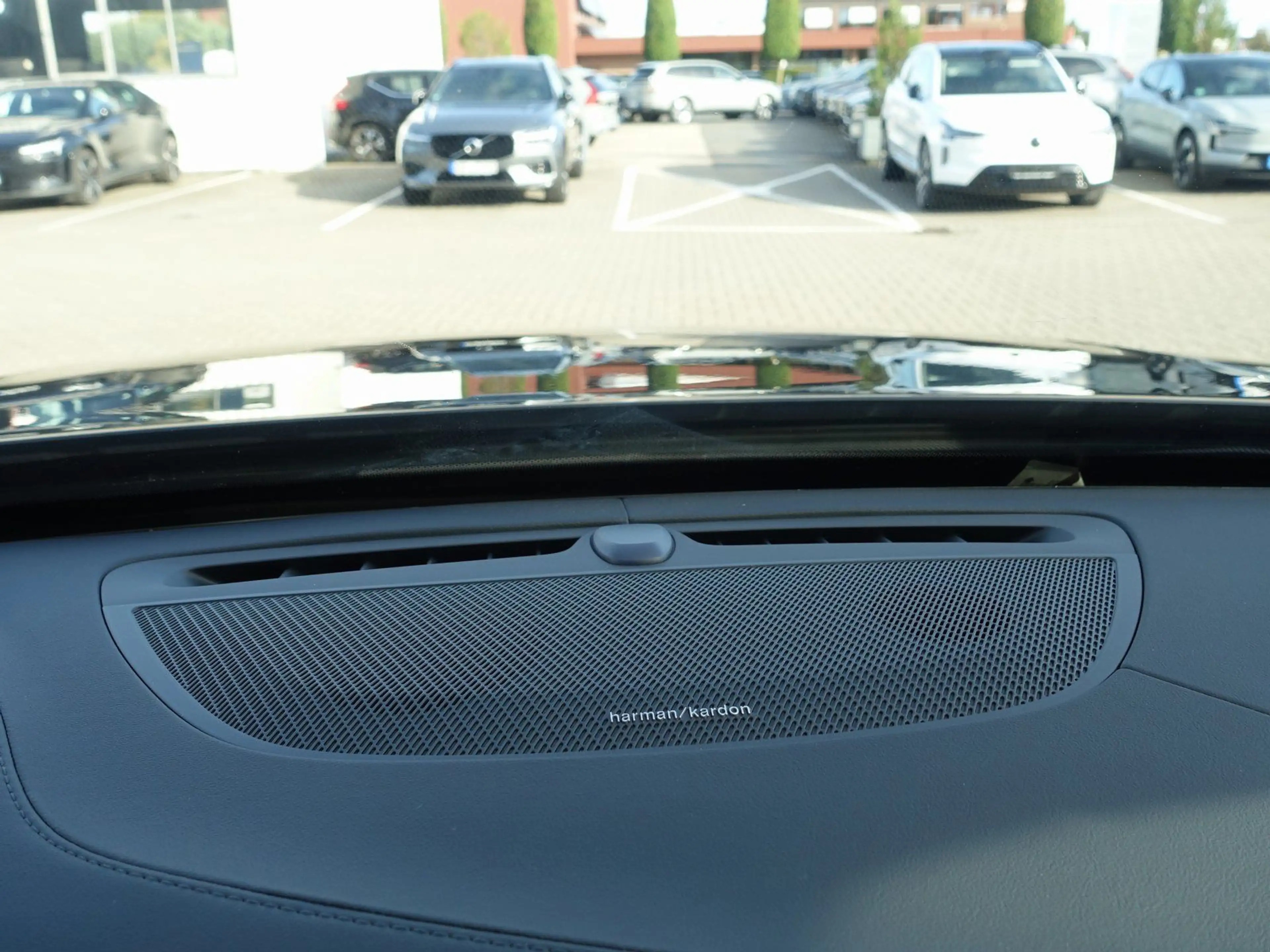 Volvo XC90 Plus T8 AWD Plug-in Hybrid/FourC/HUD/Pano — photo 23