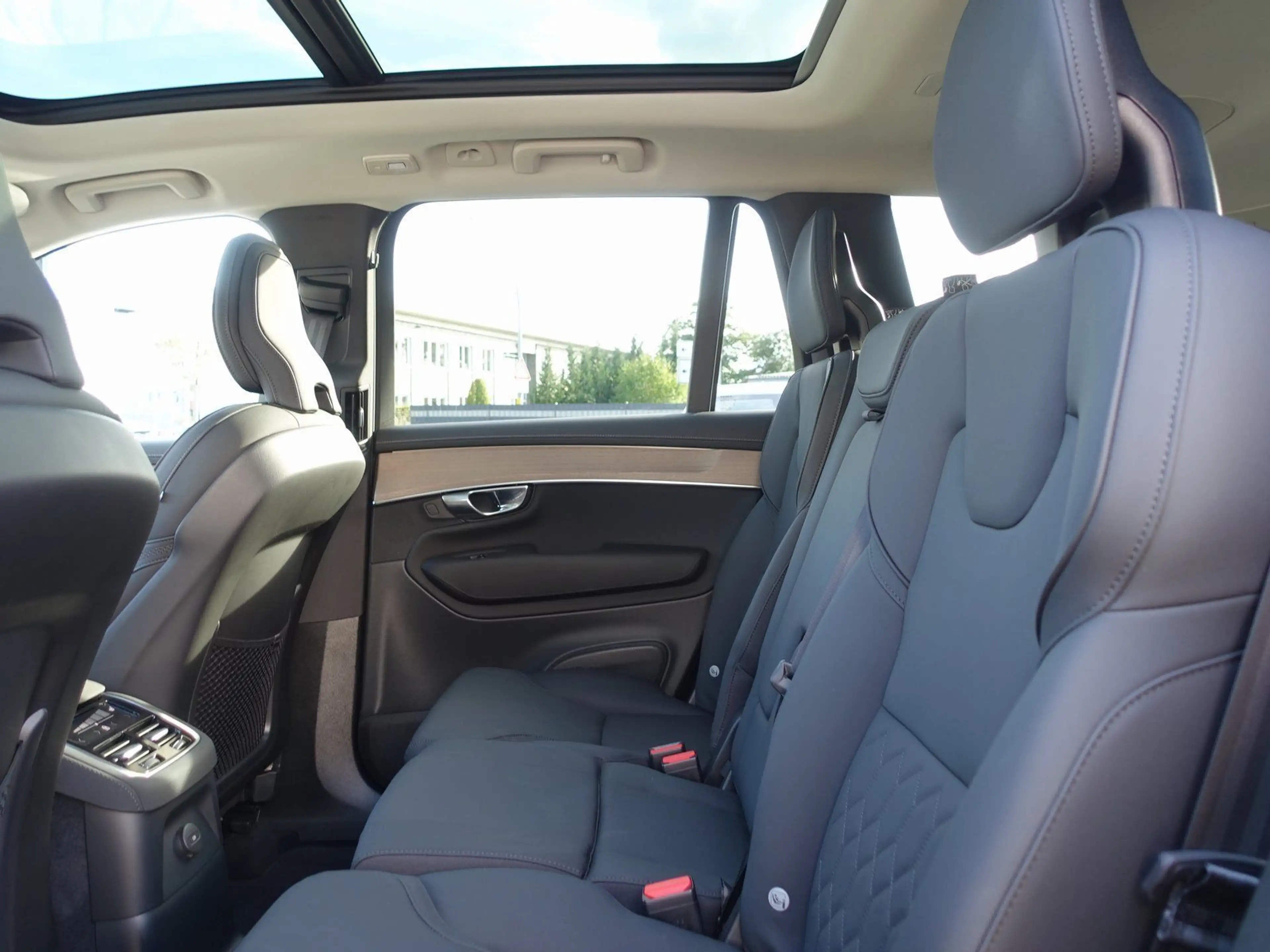 Volvo XC90 Plus T8 AWD Plug-in Hybrid/FourC/HUD/Pano — photo 10