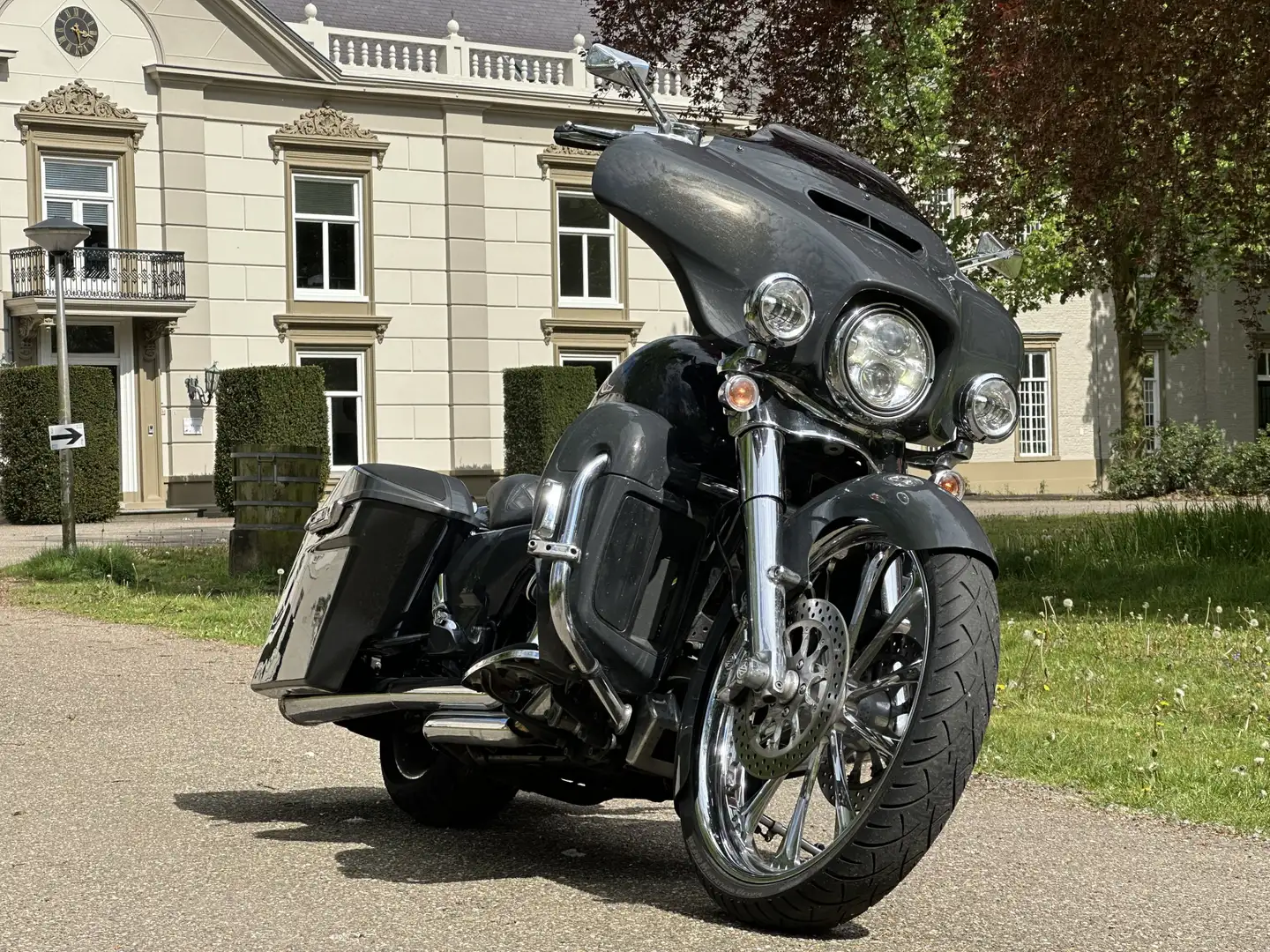 Harley-Davidson Street Glide FLHX Screaming Eagle Custom 23" Сірий - 1