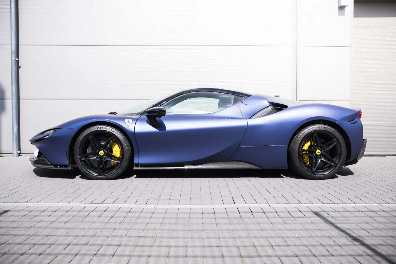 Ferrari SF90 Spider Foliert-Lift-KarbonRacingSitze-JBL Чёрный - 2