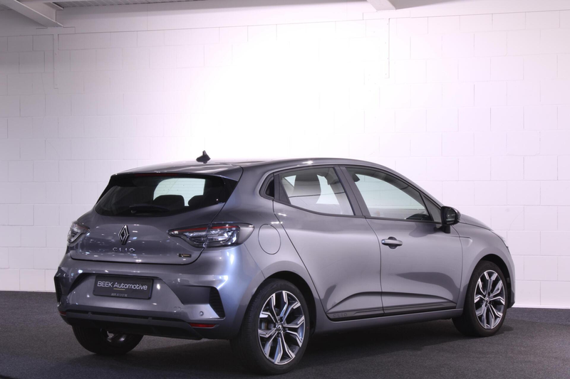 Renault Clio 1.6 E-Tech Full Hybrid 145 evolution — photo 3