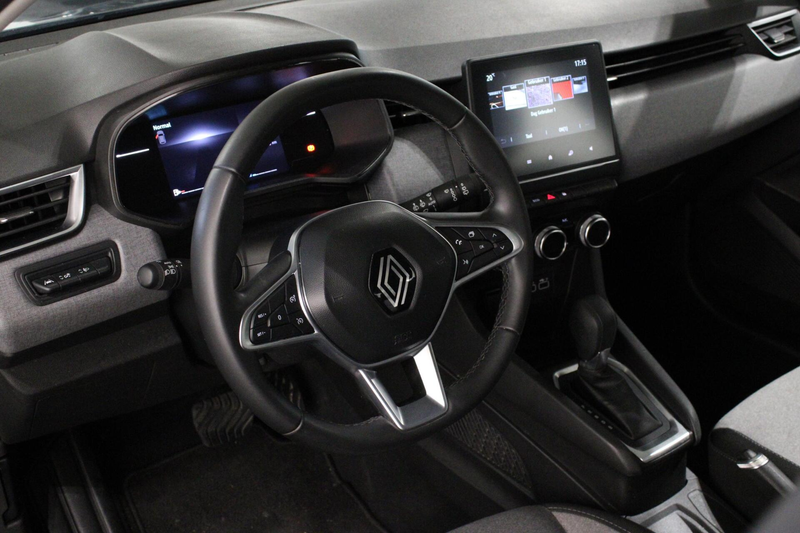 Renault Clio 1.6 E-Tech Full Hybrid 145 evolution — photo 9