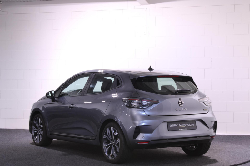 Renault Clio 1.6 E-Tech Full Hybrid 145 evolution — photo 8