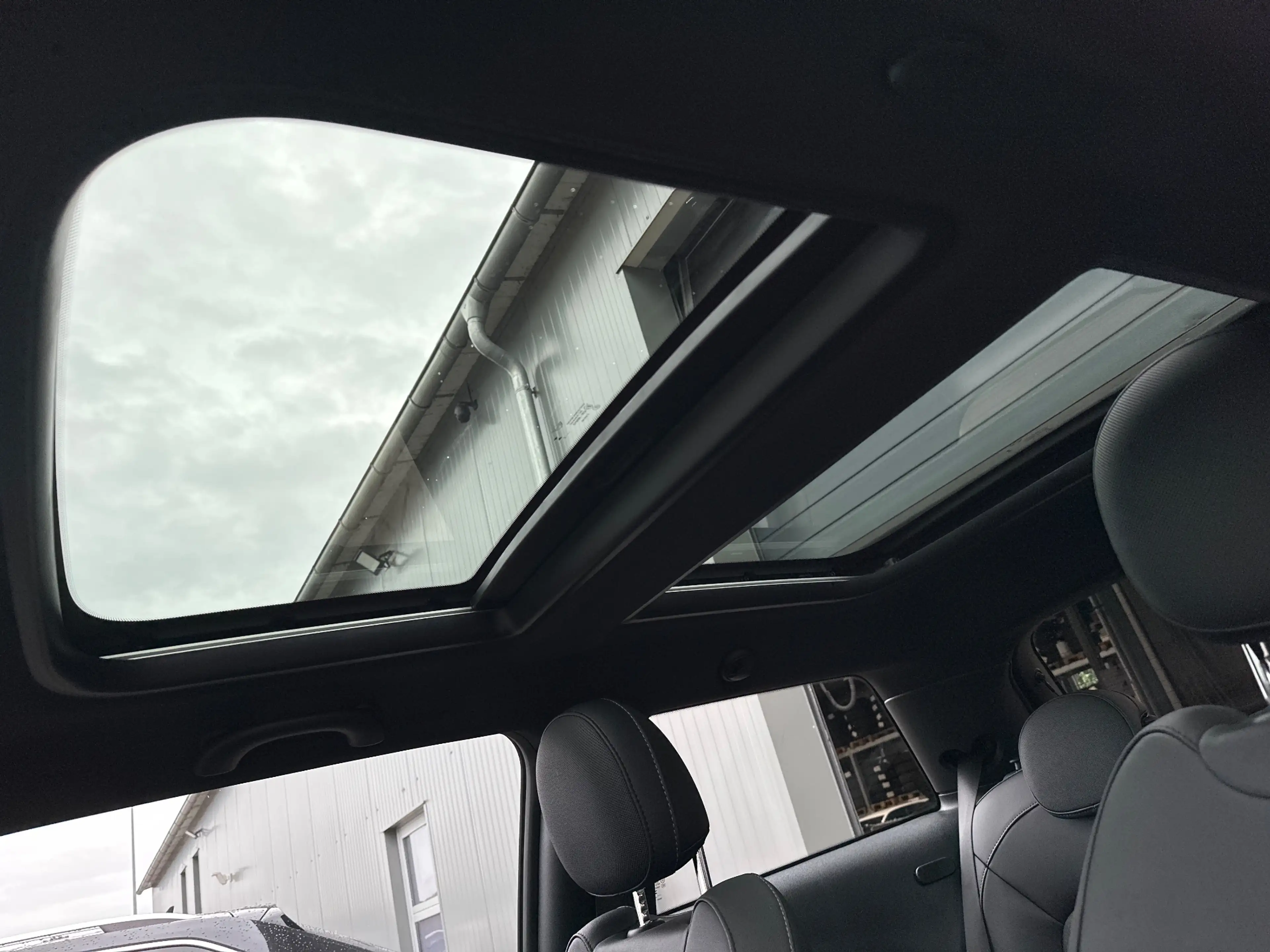 MINI Cooper SE Classic Trim NAV+LED+PANO+HUD+KAM+SHZ+KEYLESS — photo 12