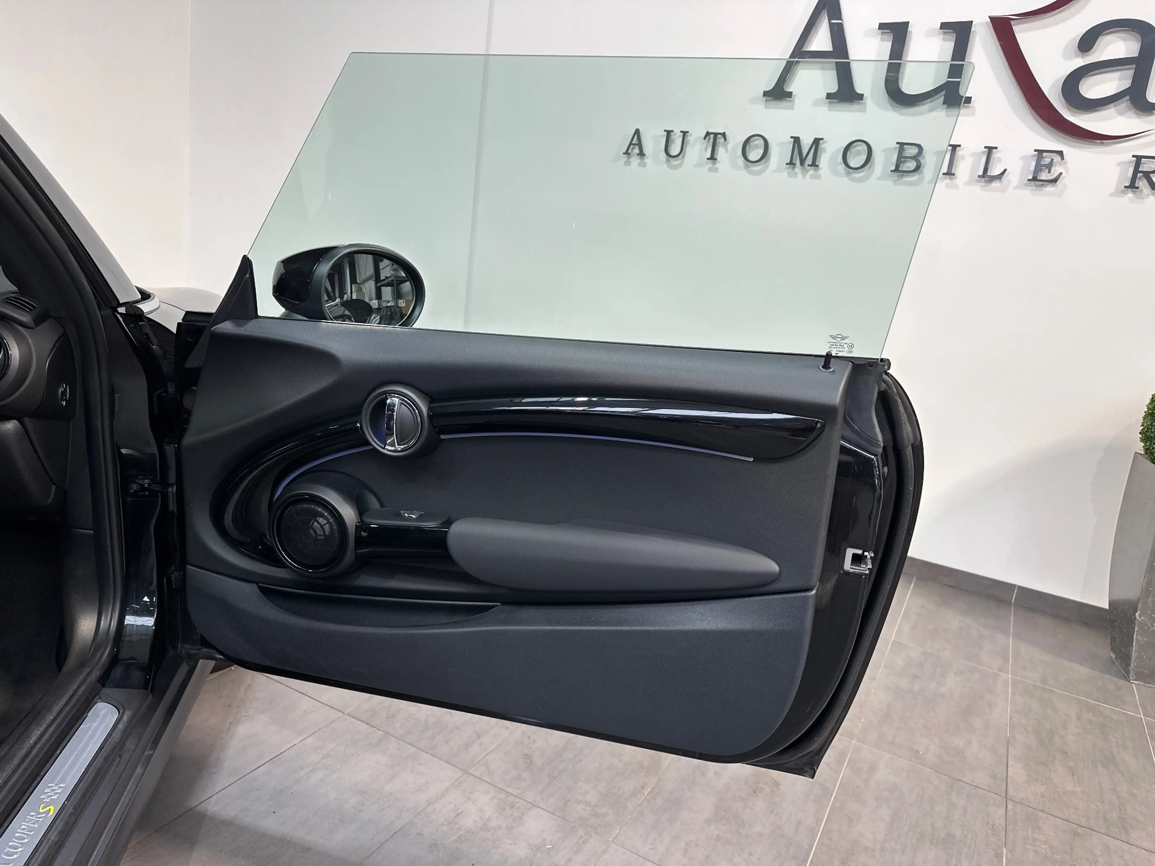 MINI Cooper SE Classic Trim NAV+LED+PANO+HUD+KAM+SHZ+KEYLESS — photo 7