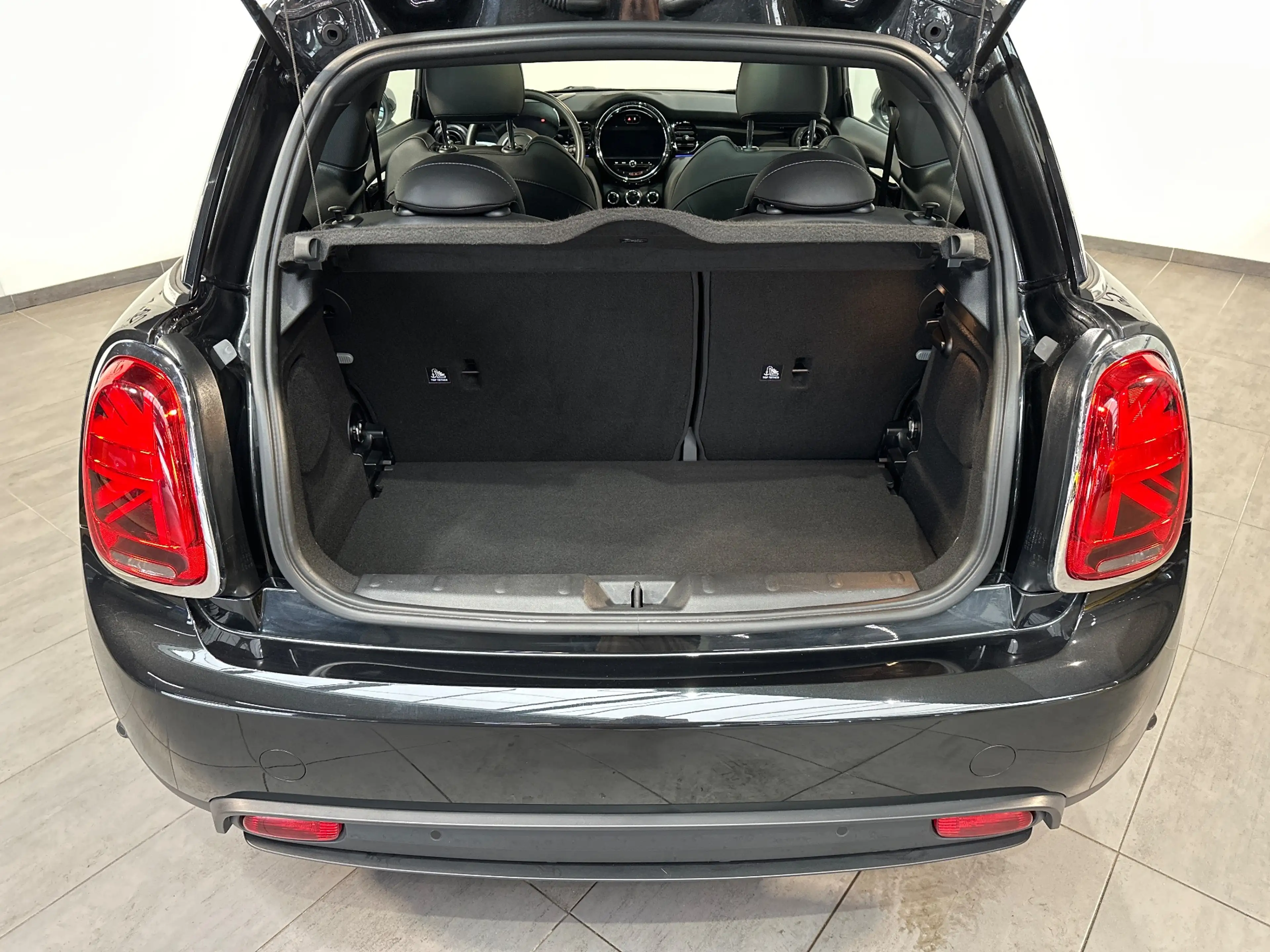 MINI Cooper SE Classic Trim NAV+LED+PANO+HUD+KAM+SHZ+KEYLESS — photo 8