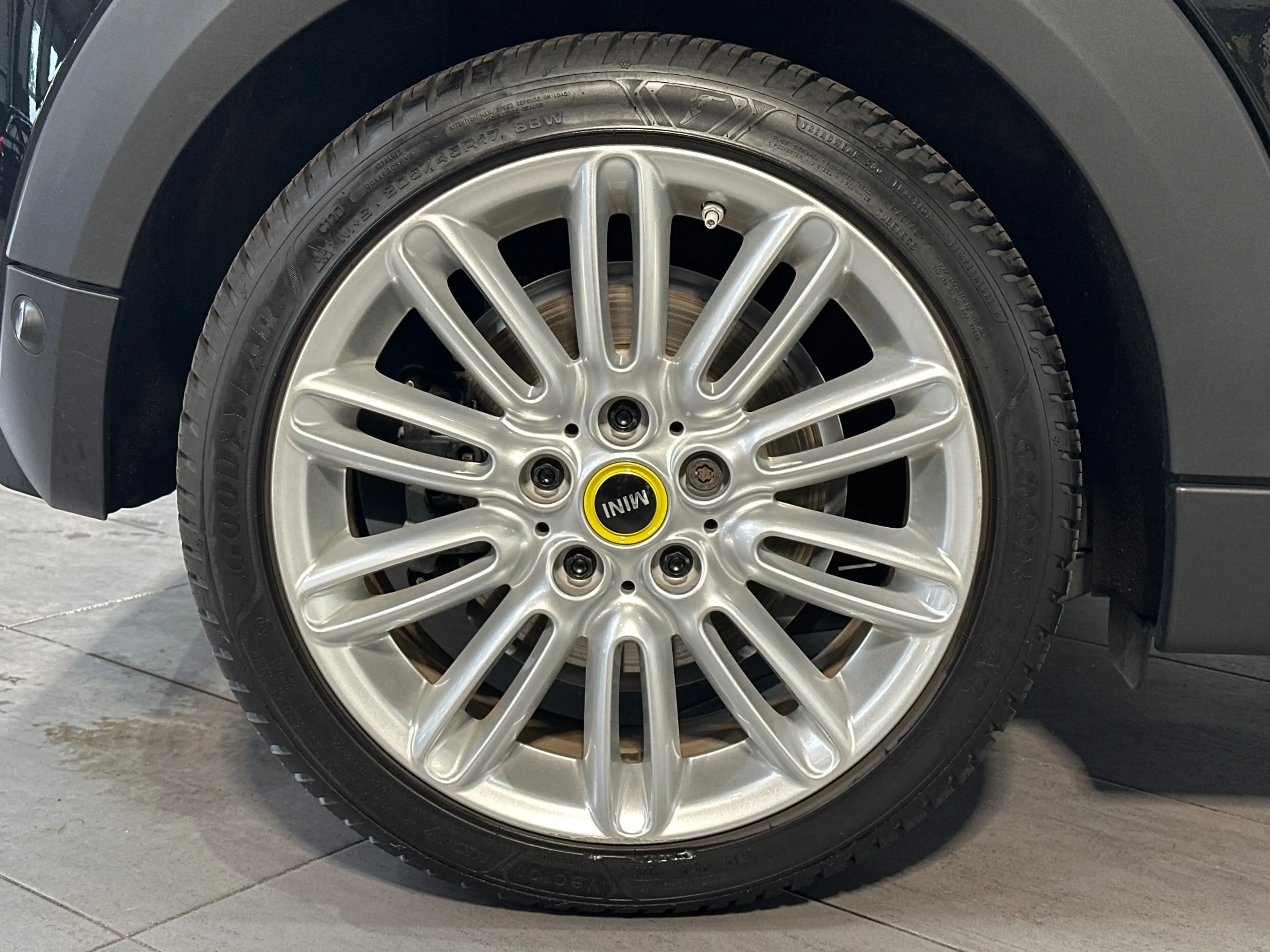 MINI Cooper SE Classic Trim NAV+LED+PANO+HUD+KAM+SHZ+KEYLESS — photo 3