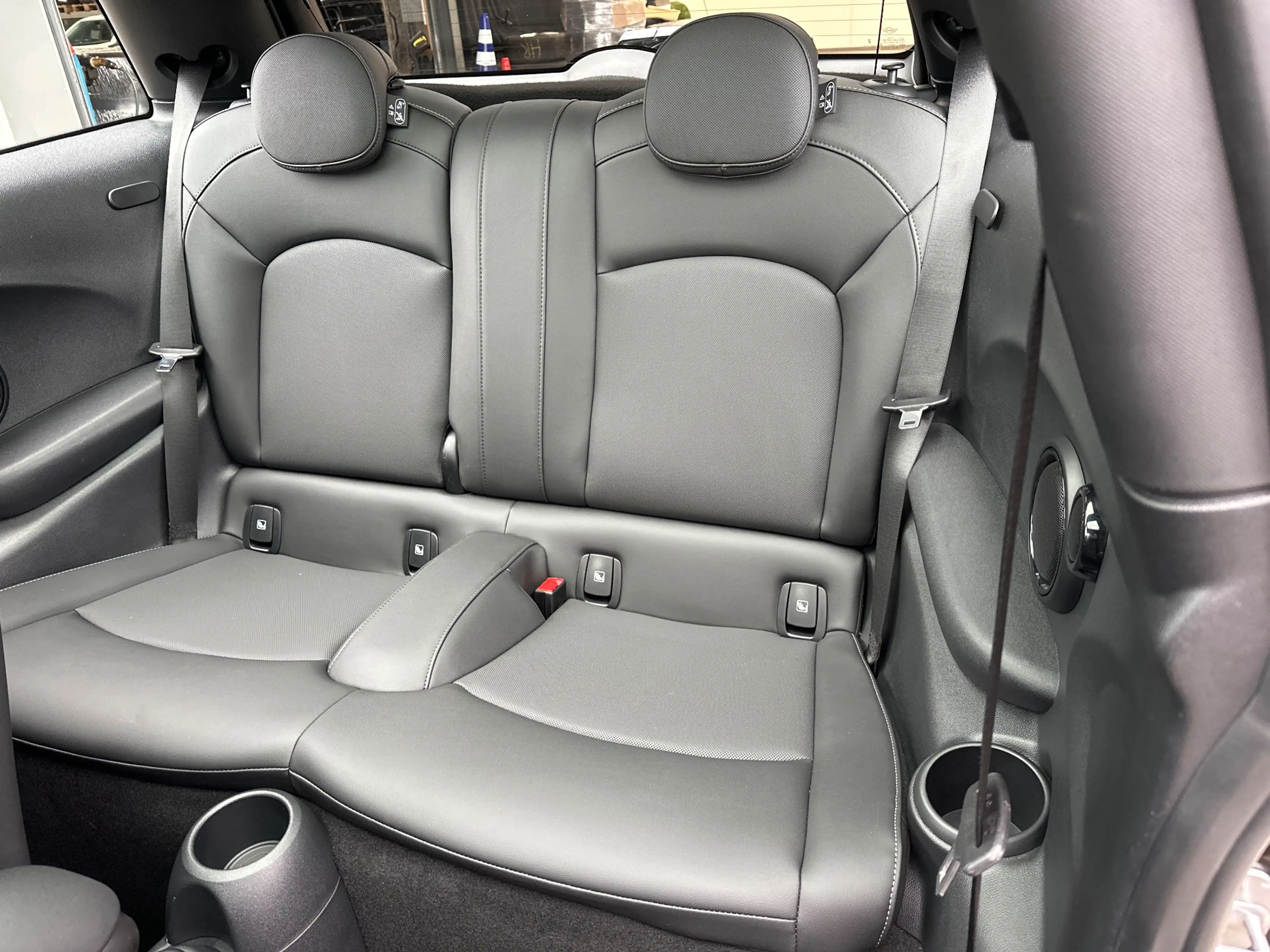 MINI Cooper SE Classic Trim NAV+LED+PANO+HUD+KAM+SHZ+KEYLESS — photo 13
