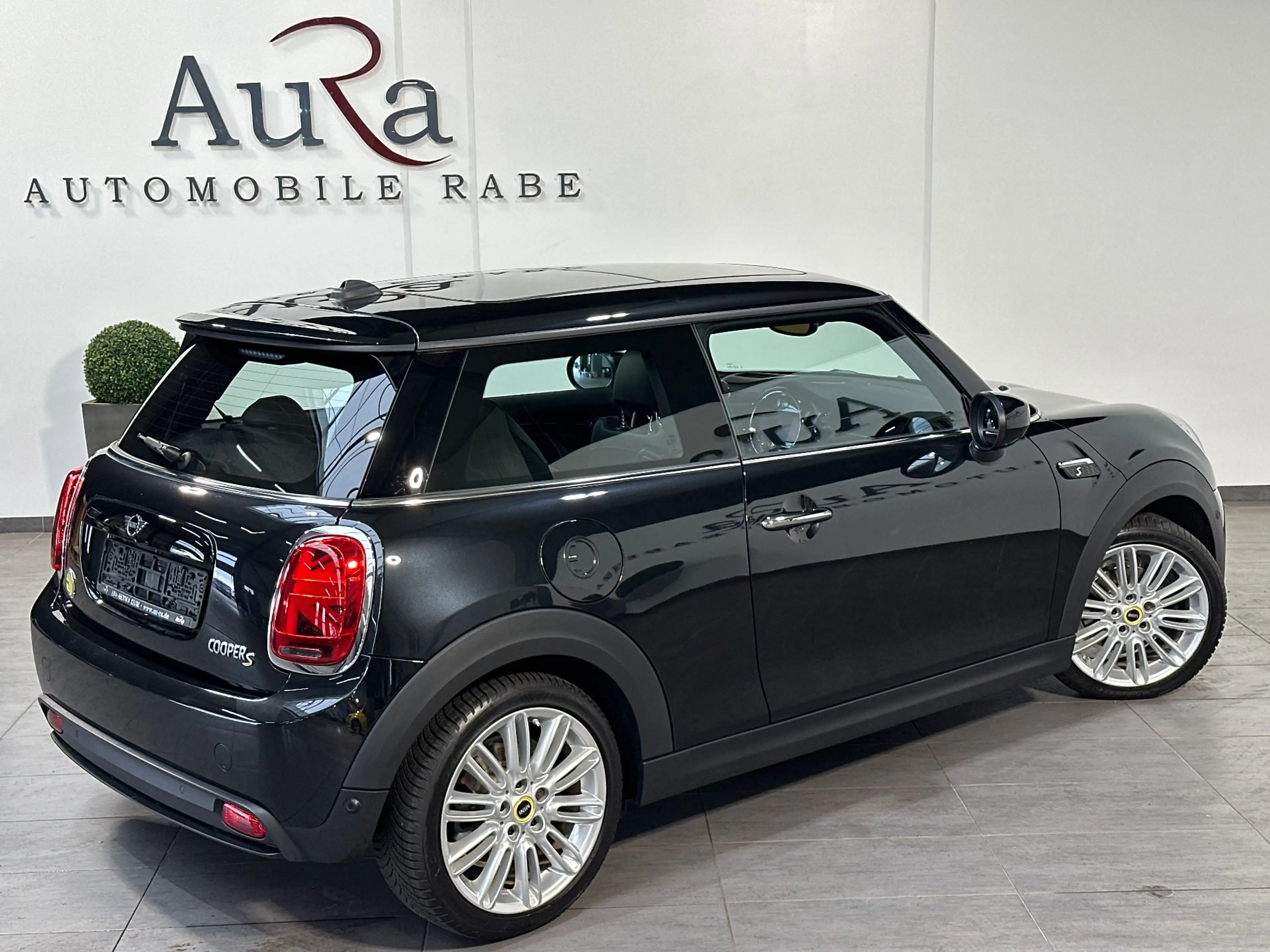 MINI Cooper SE Classic Trim NAV+LED+PANO+HUD+KAM+SHZ+KEYLESS — photo 5