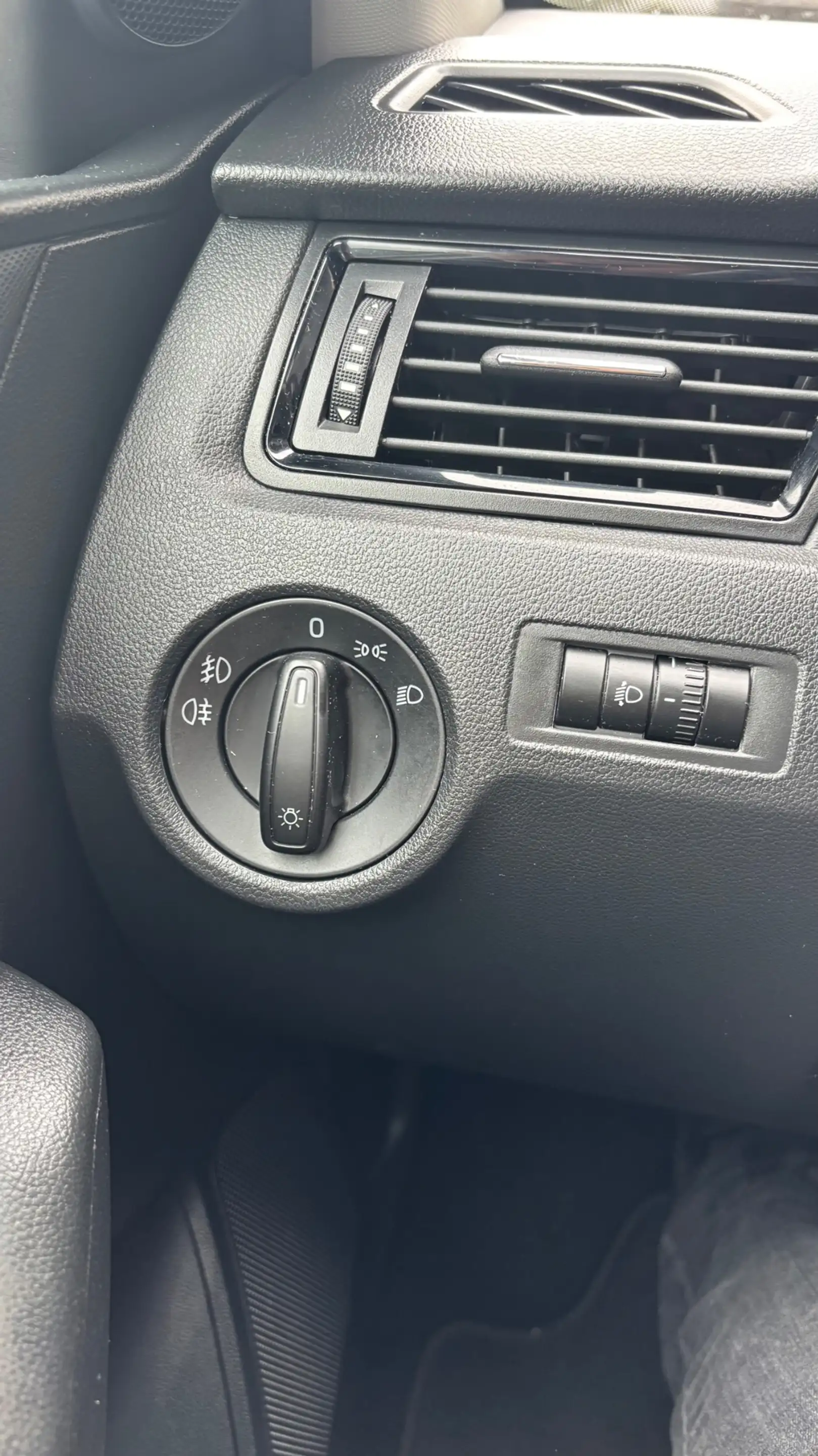 Skoda Rapid/Spaceback 110pk Greentech 5DRS | AIRCO | NAVI | CRUISE CONTR — photo 15