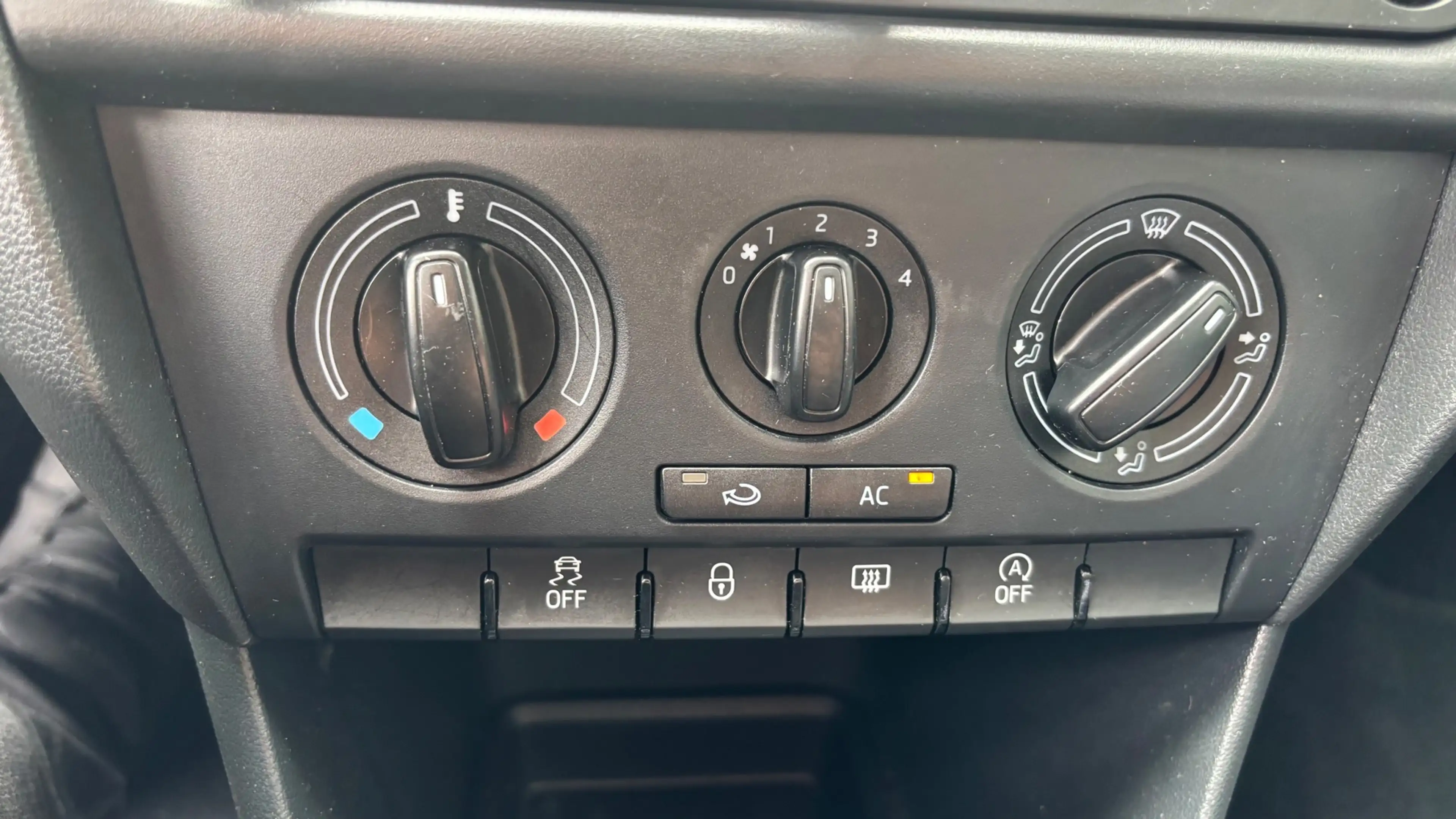 Skoda Rapid/Spaceback 110pk Greentech 5DRS | AIRCO | NAVI | CRUISE CONTR — photo 10