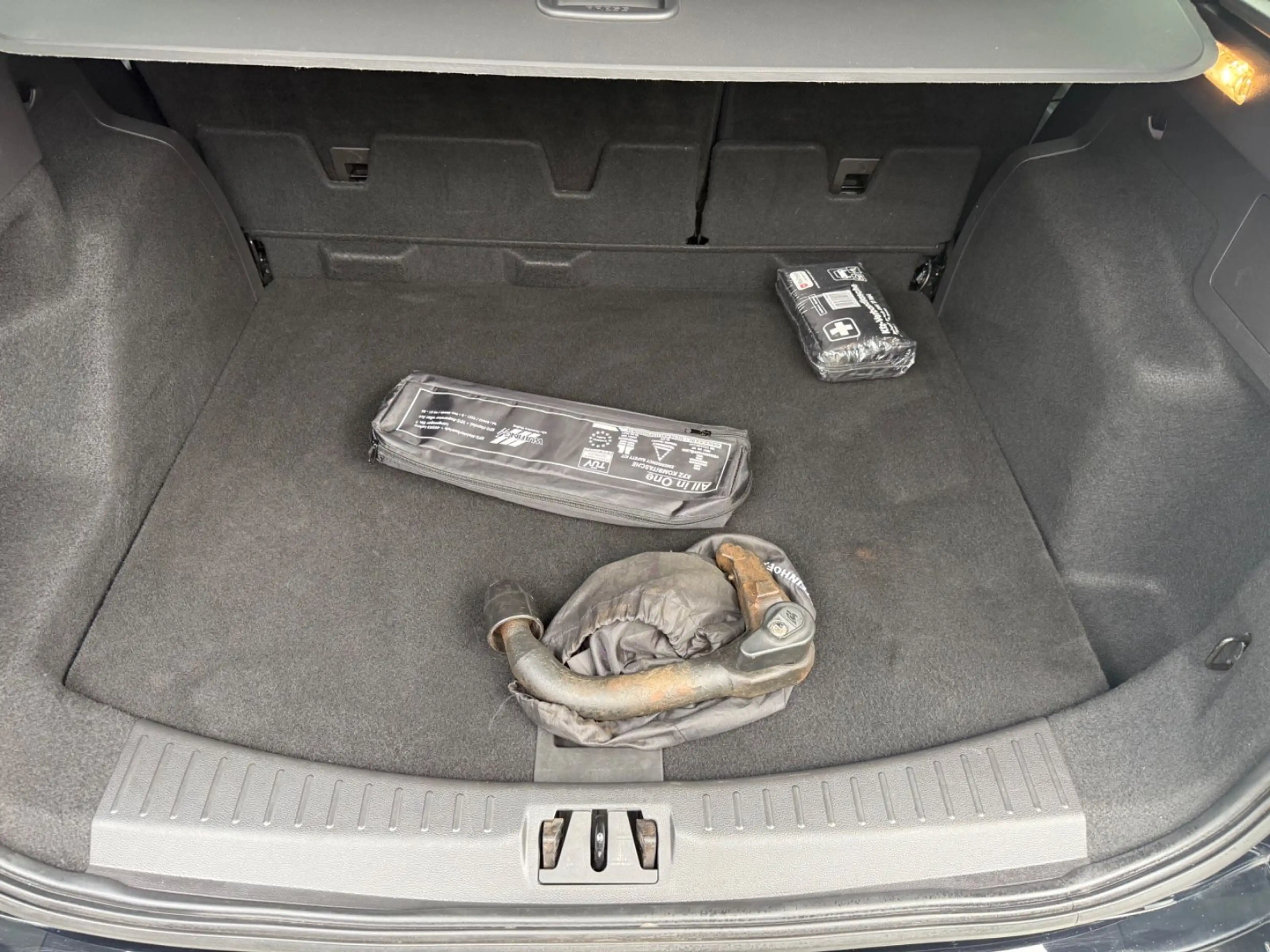 Ford Kuga ST-Line/4x4/KAMERA/PANO/AHK/NAVI/LED/ALCANT — photo 14