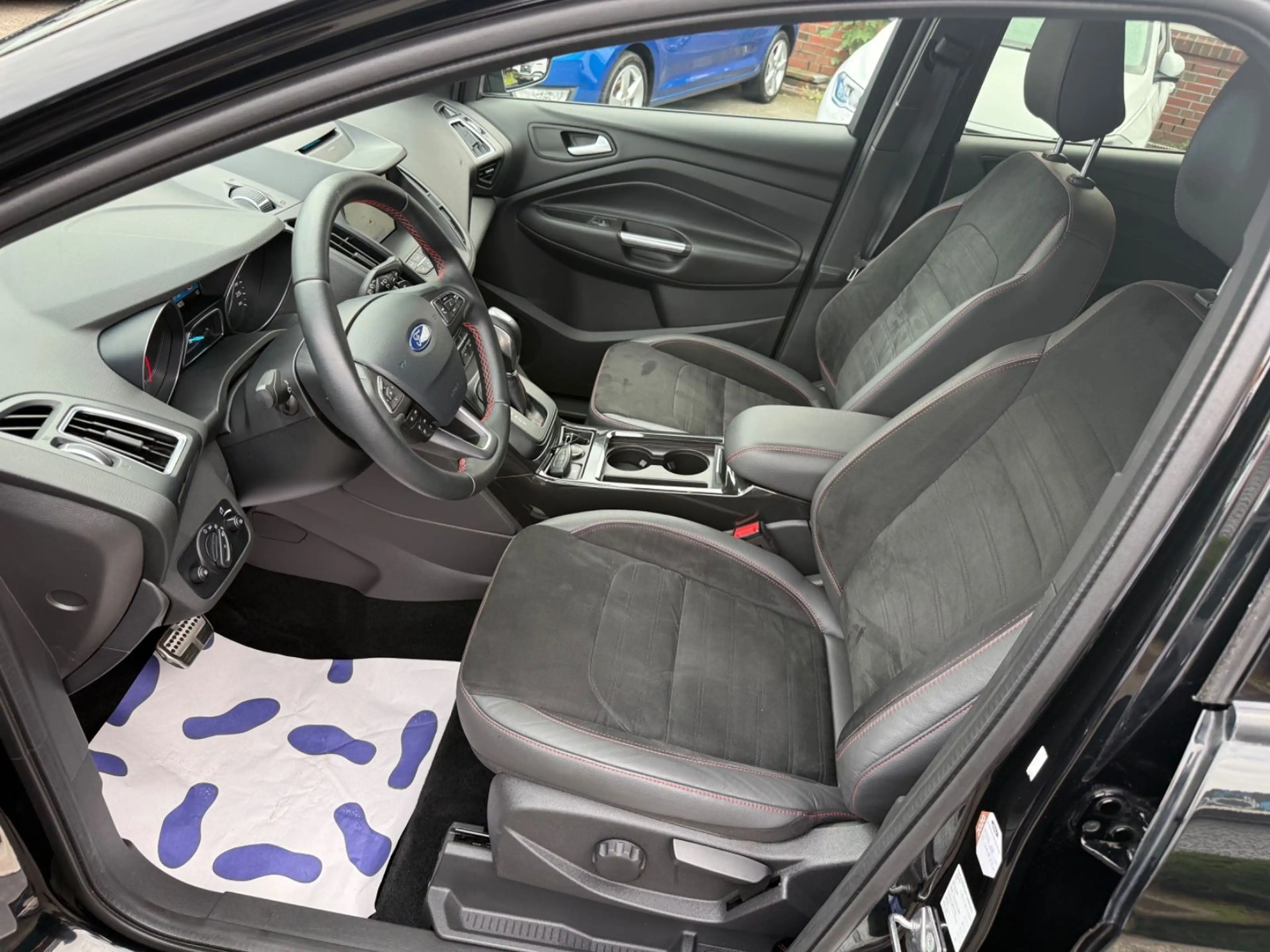 Ford Kuga ST-Line/4x4/KAMERA/PANO/AHK/NAVI/LED/ALCANT — photo 12