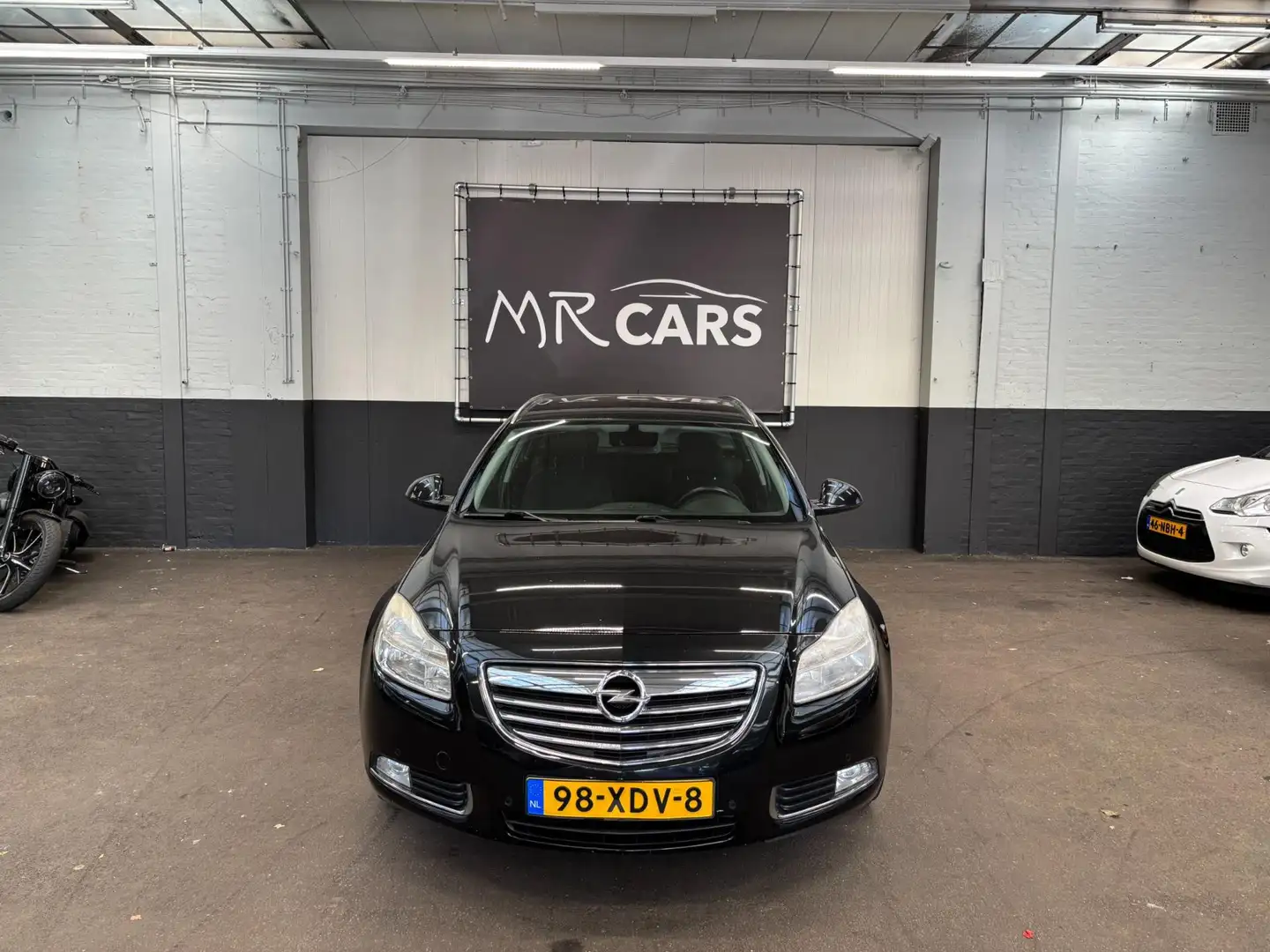 Opel Insignia Sports Tourer 1.4 Turbo EcoFLEX Business Edition Zwart - 1