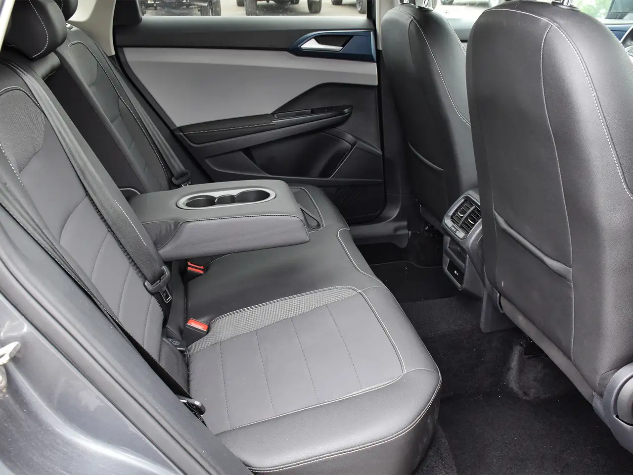 Volkswagen Taos снимка Volkswagen Taos