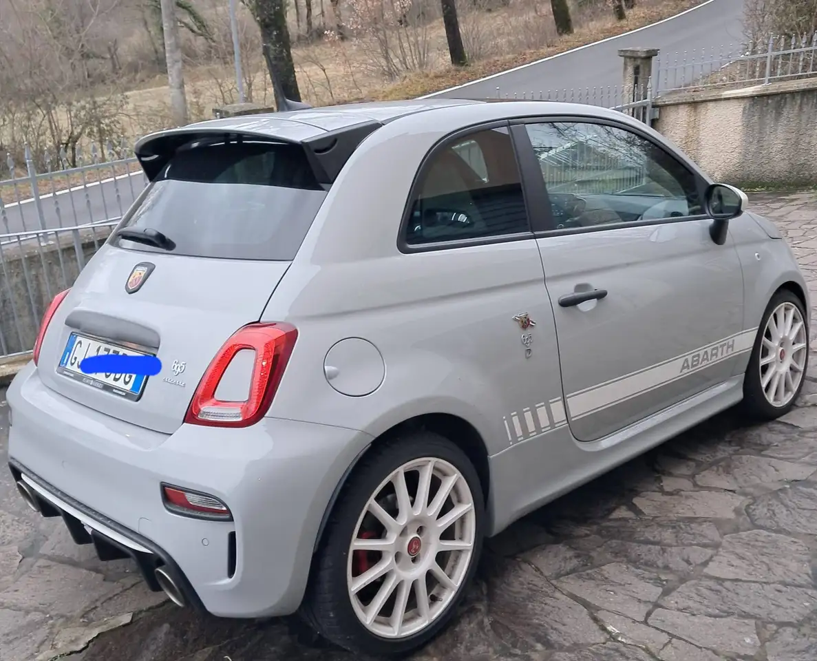 Abarth 695 2022