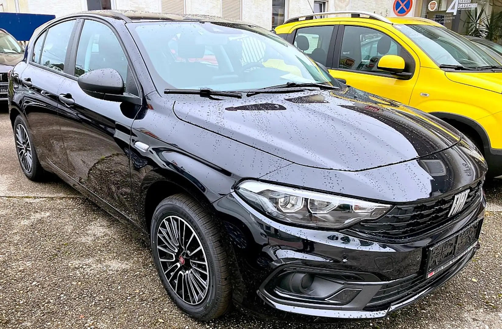 Fiat Tipo MultiJet 130 SCR AUSTRIA Edition Schwarz - 2