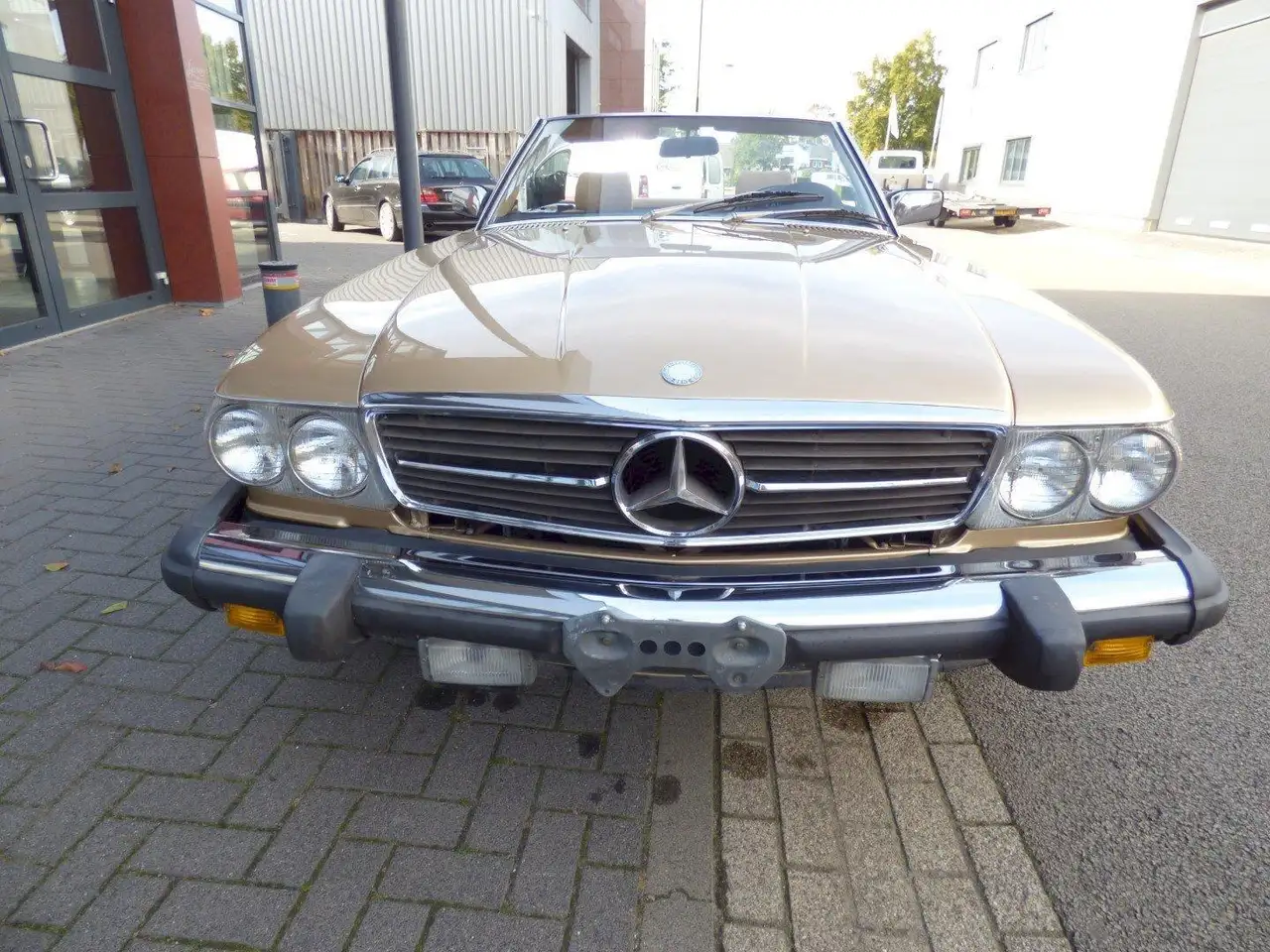 Mercedes-Benz SL 560 W107, foto 6