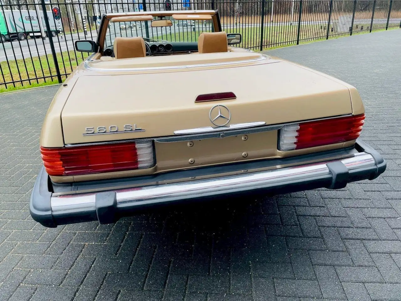 Mercedes-Benz SL 560 W107, foto 8