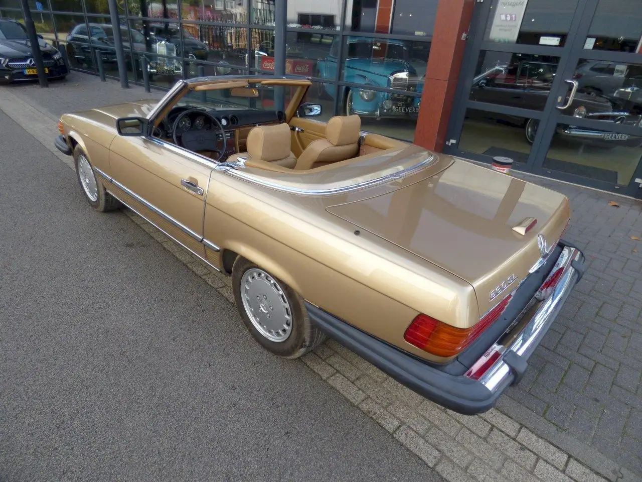 Mercedes-Benz SL 560 W107, foto 12