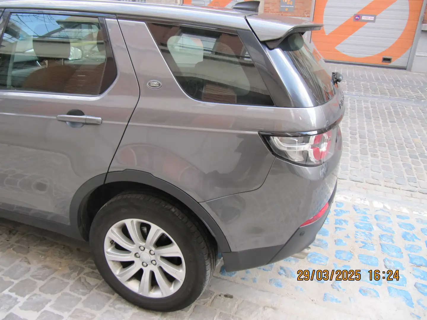 Land Rover Discovery Sport 2.0+eD4+E-Capability+SE+(EU6d-TEMP) Zilver - 2