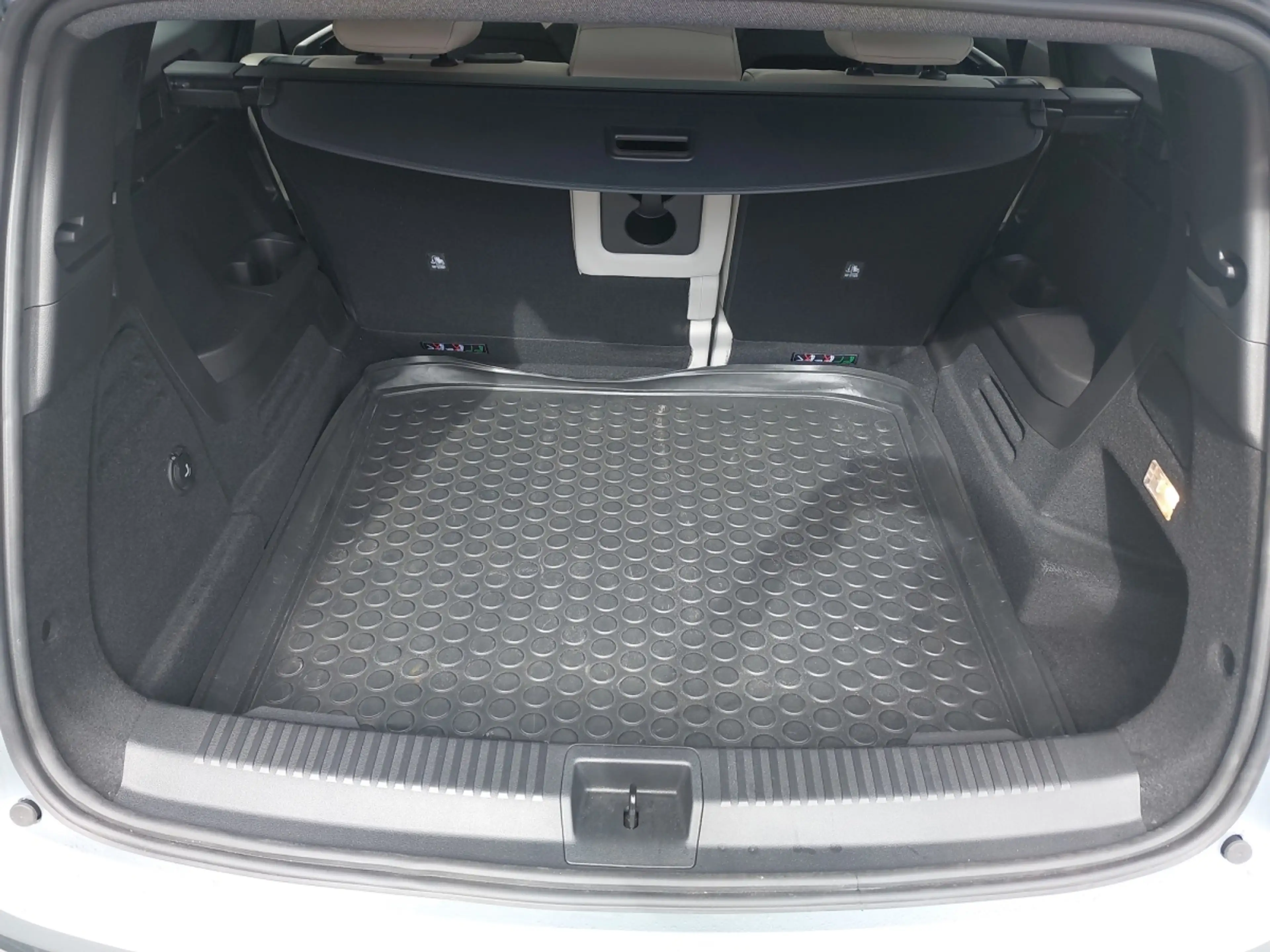 Renault Espace Iconic Full Hybrid E-Tech 200 5-Sitzer — photo 11