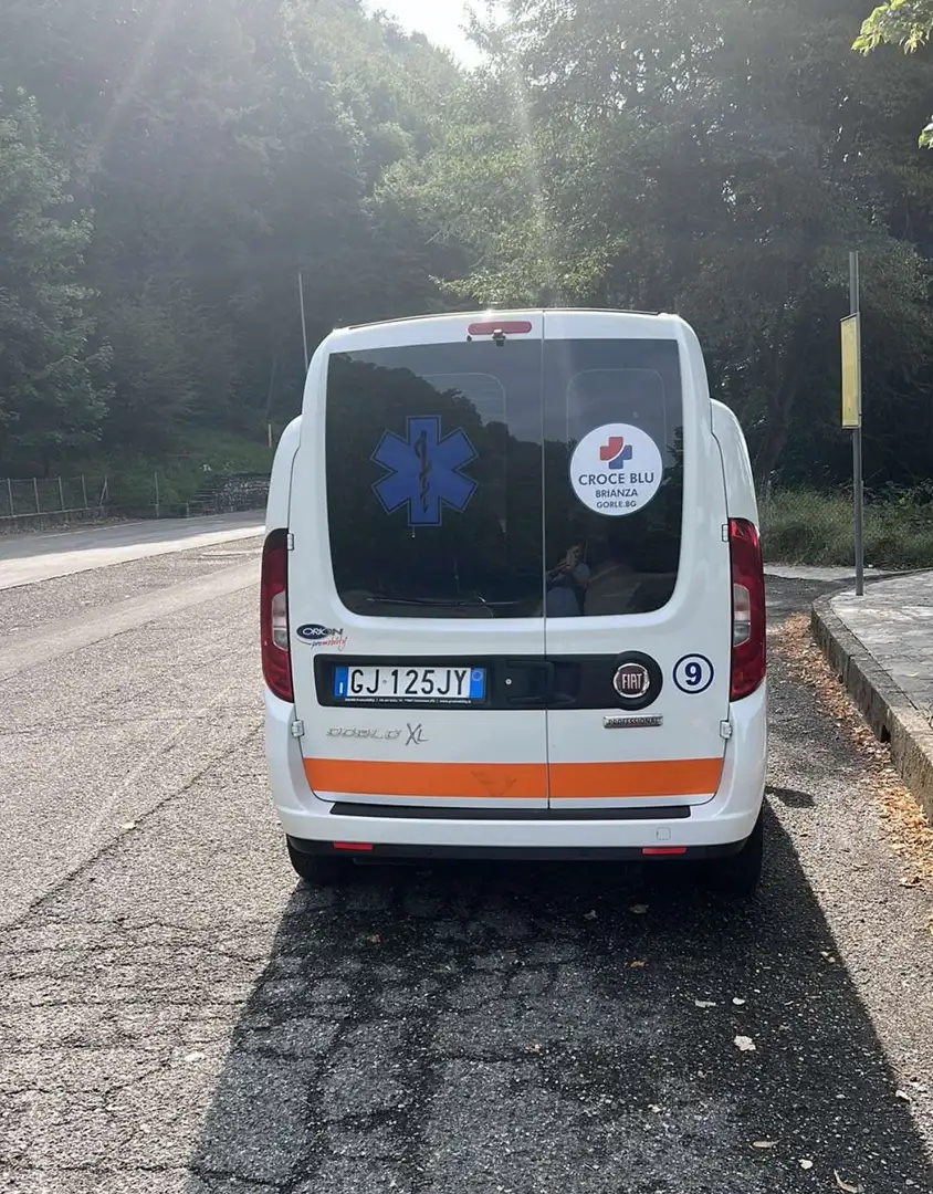 Fiat E-Doblo veicolo con accesso per sedie rotelle-autolift - 1