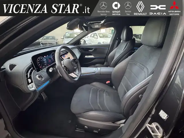 Mercedes-Benz E-Class view 4