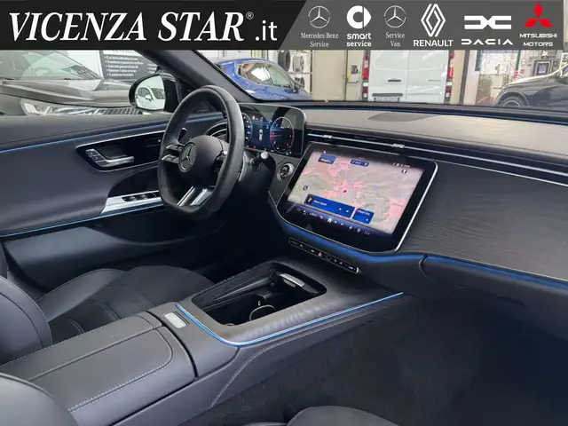 Mercedes-Benz E-Class view 9